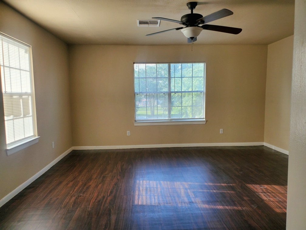512 Avenue A Property Photo 12