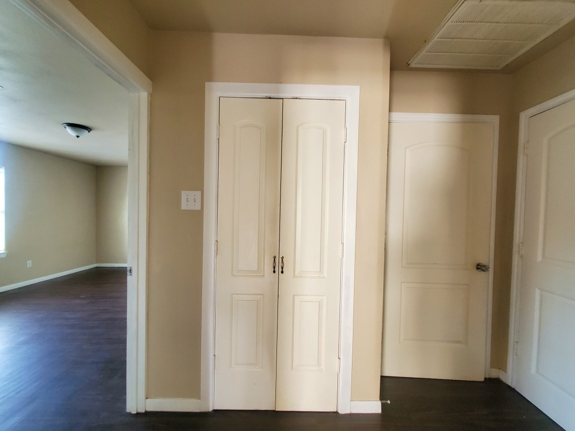 512 Avenue A Property Photo 14