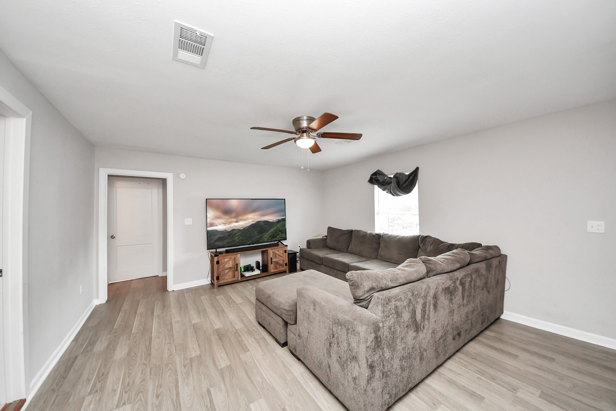 10118 Norvic Street Property Photo 5