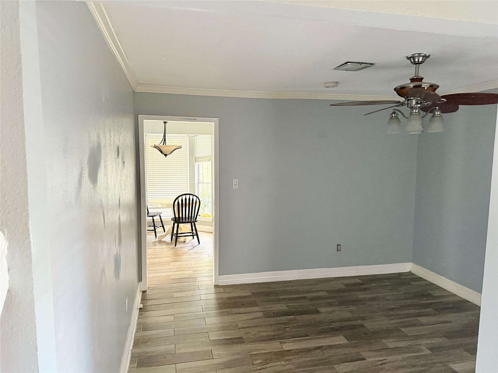 6715 Leandra Drive Property Photo 3