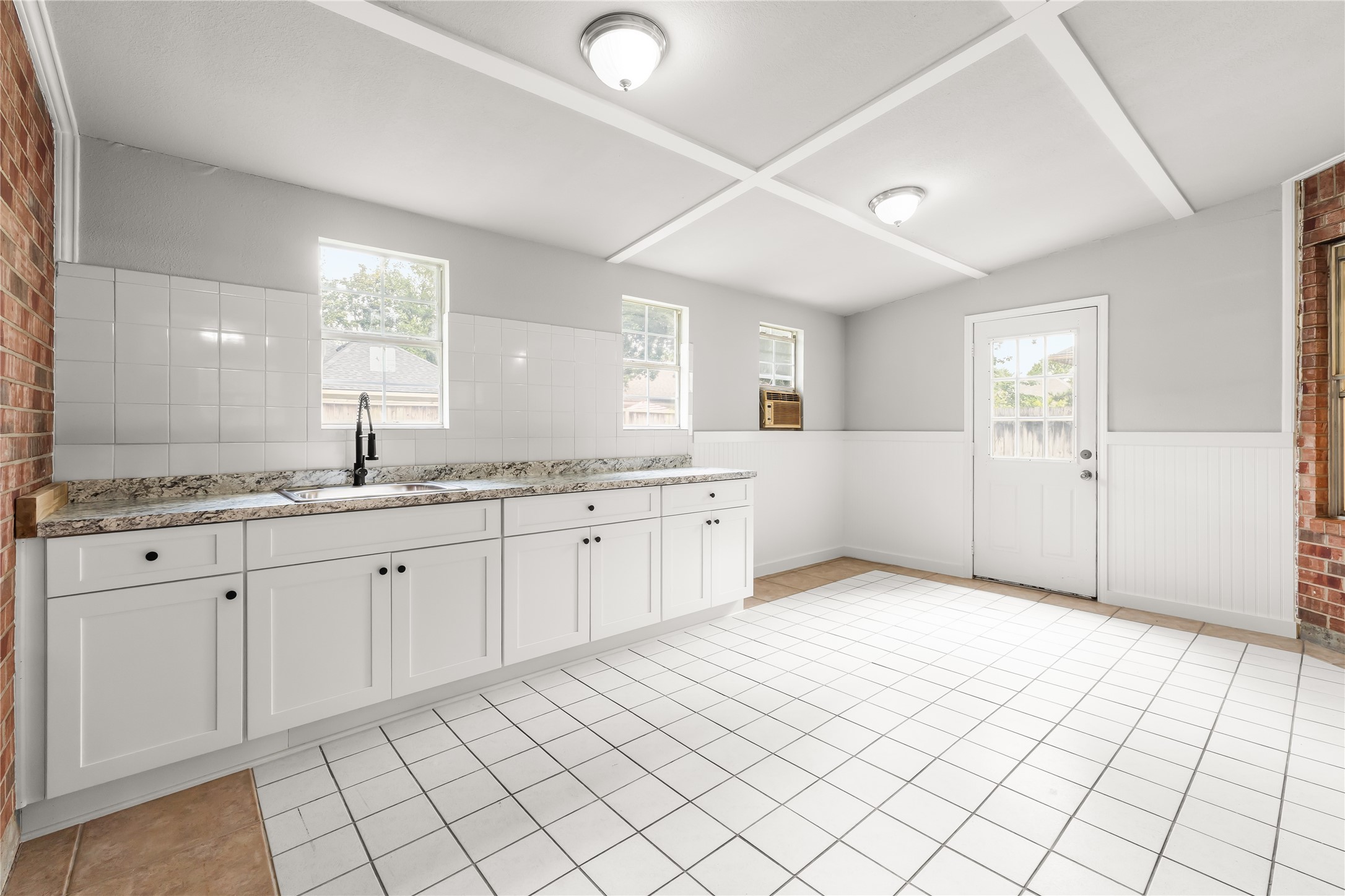 4111 Surreydon Drive Property Photo 18