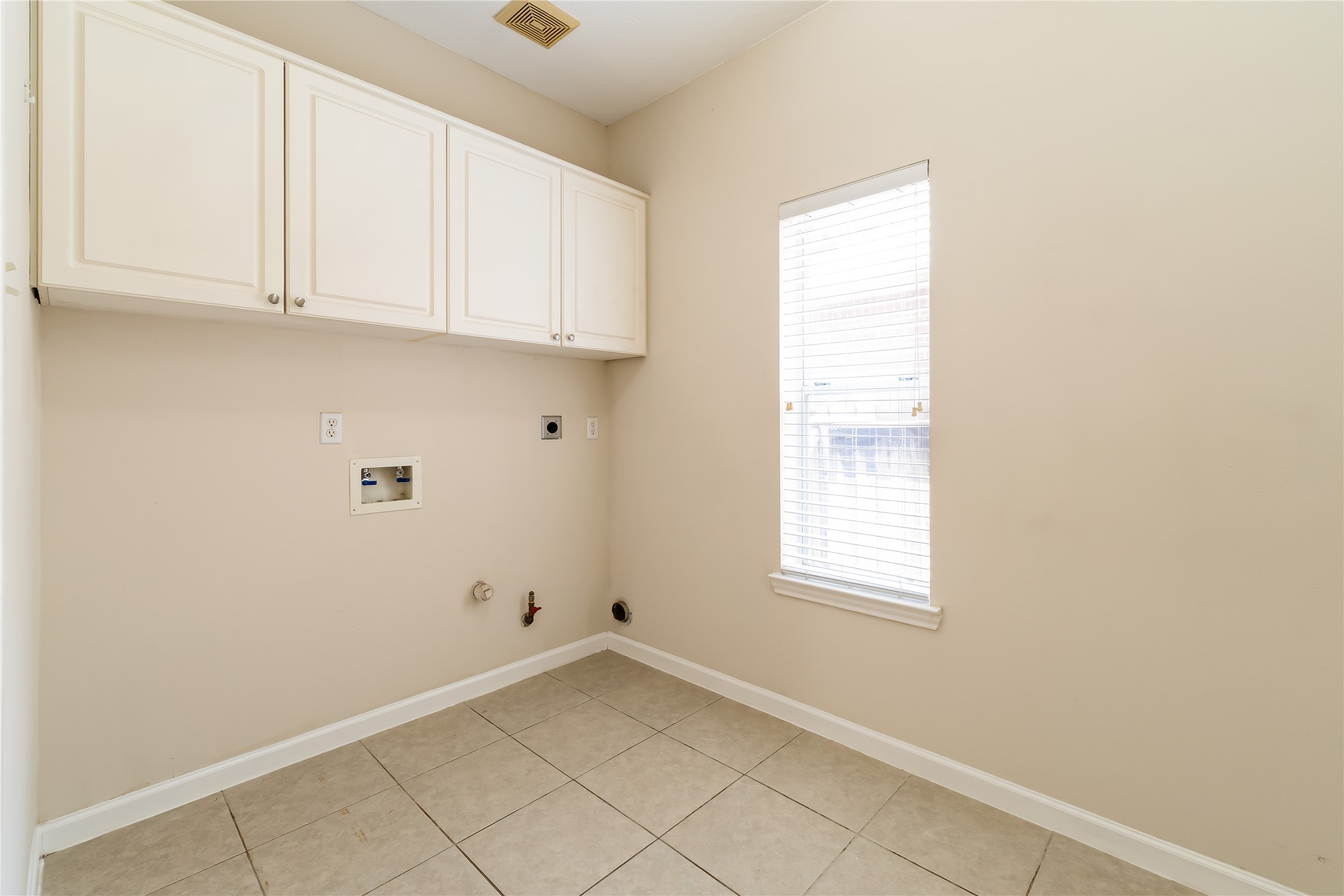 4111 Surreydon Drive Property Photo 19