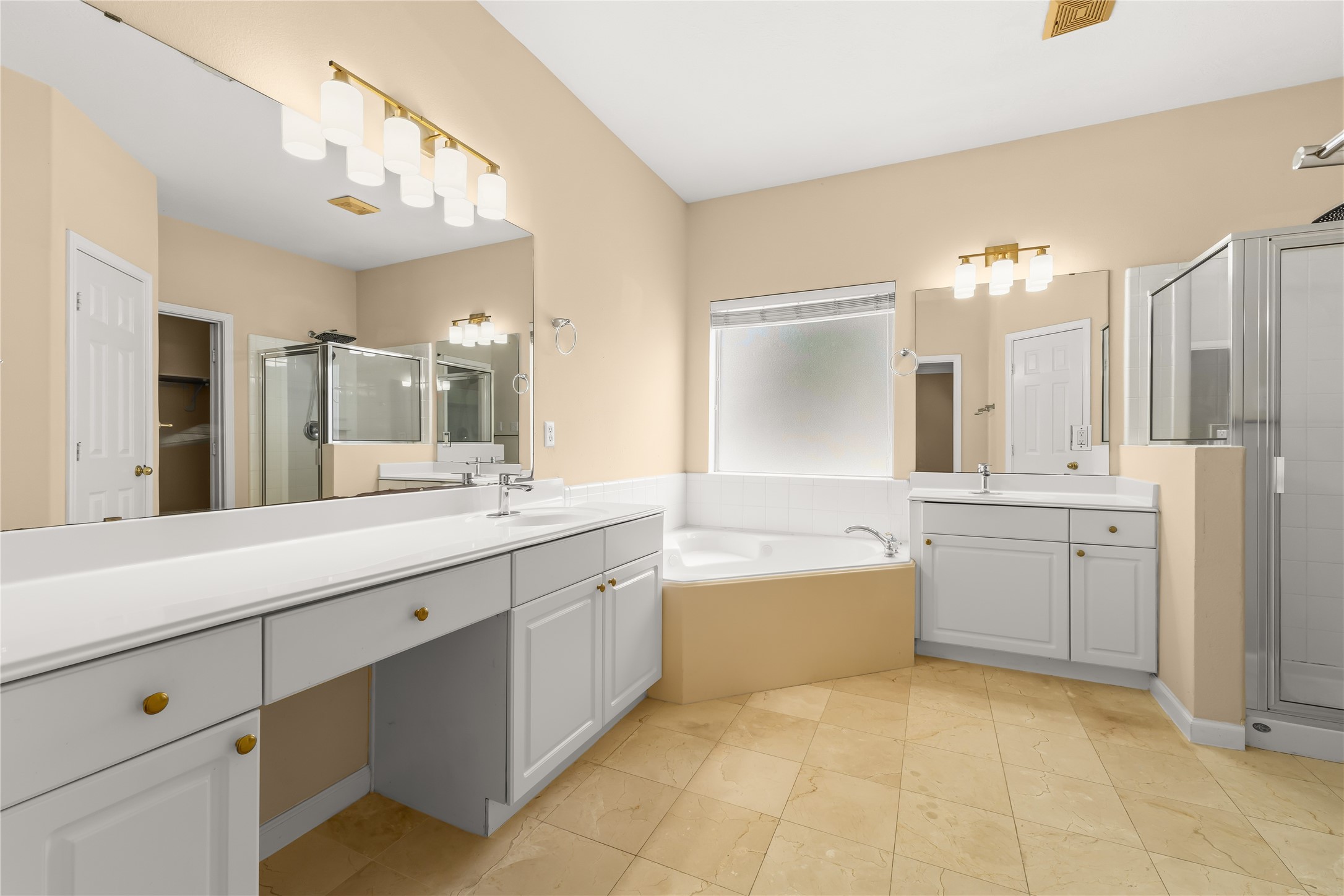 4111 Surreydon Drive Property Photo 22
