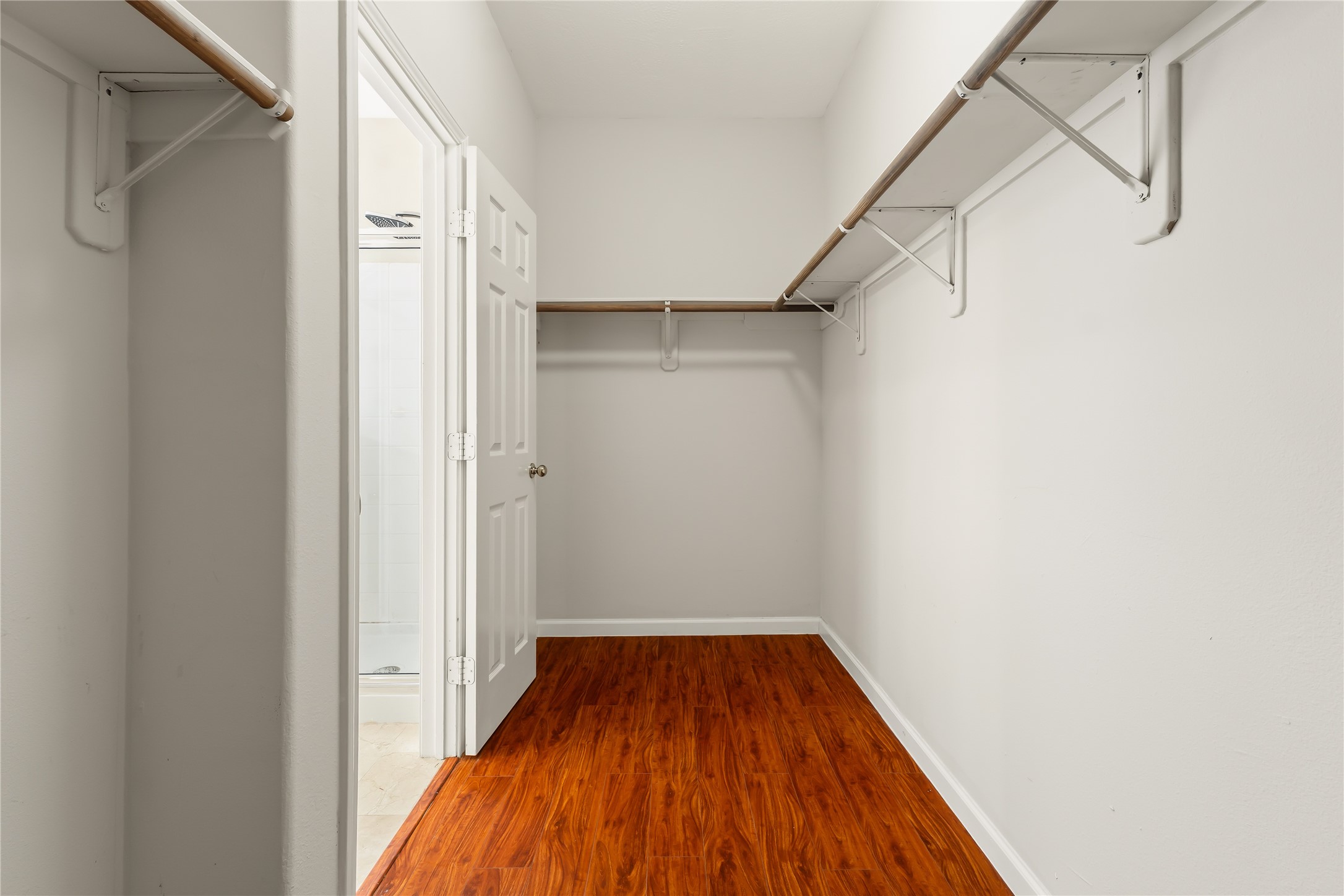 4111 Surreydon Drive Property Photo 23
