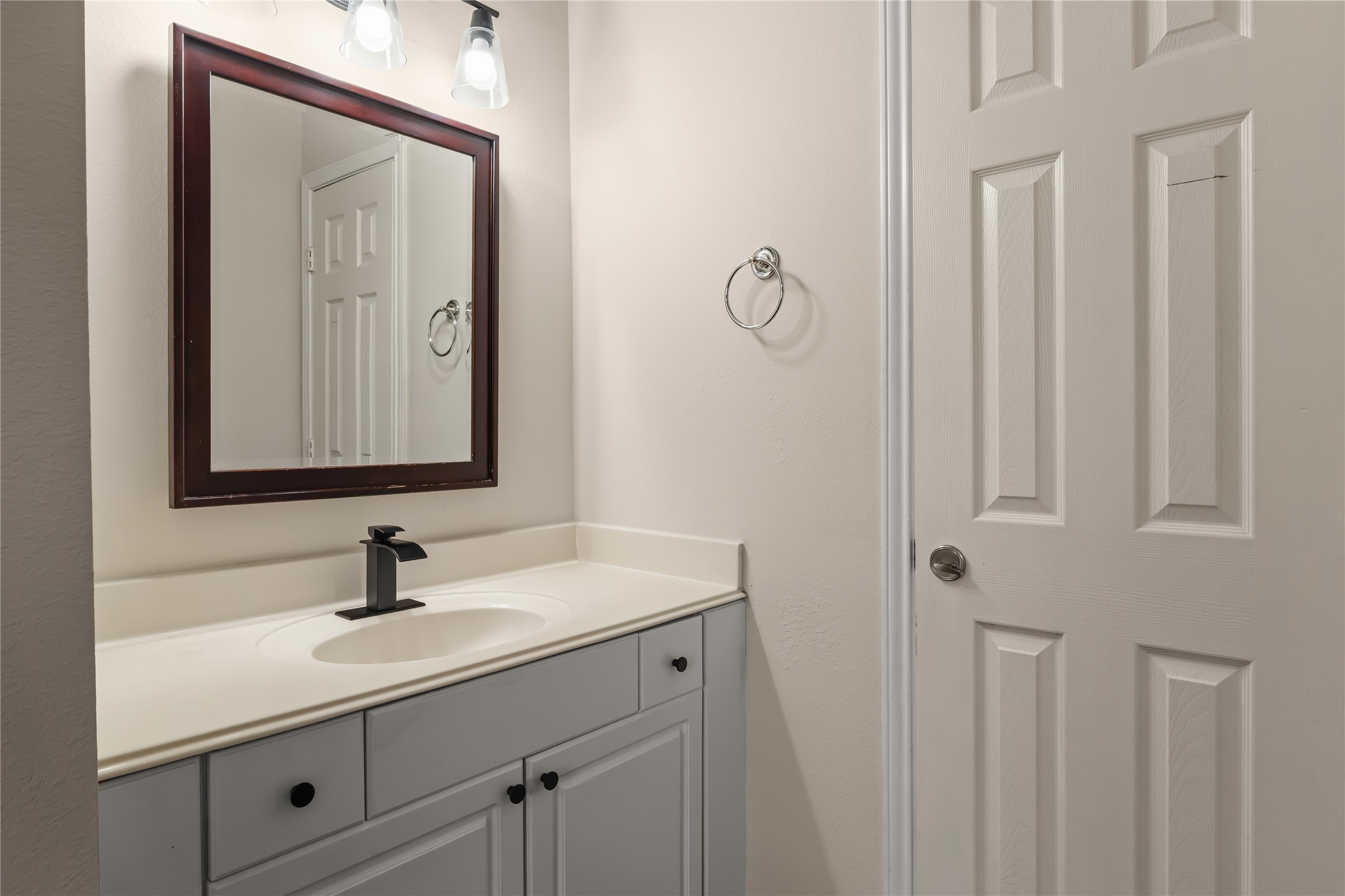 4111 Surreydon Drive Property Photo 27