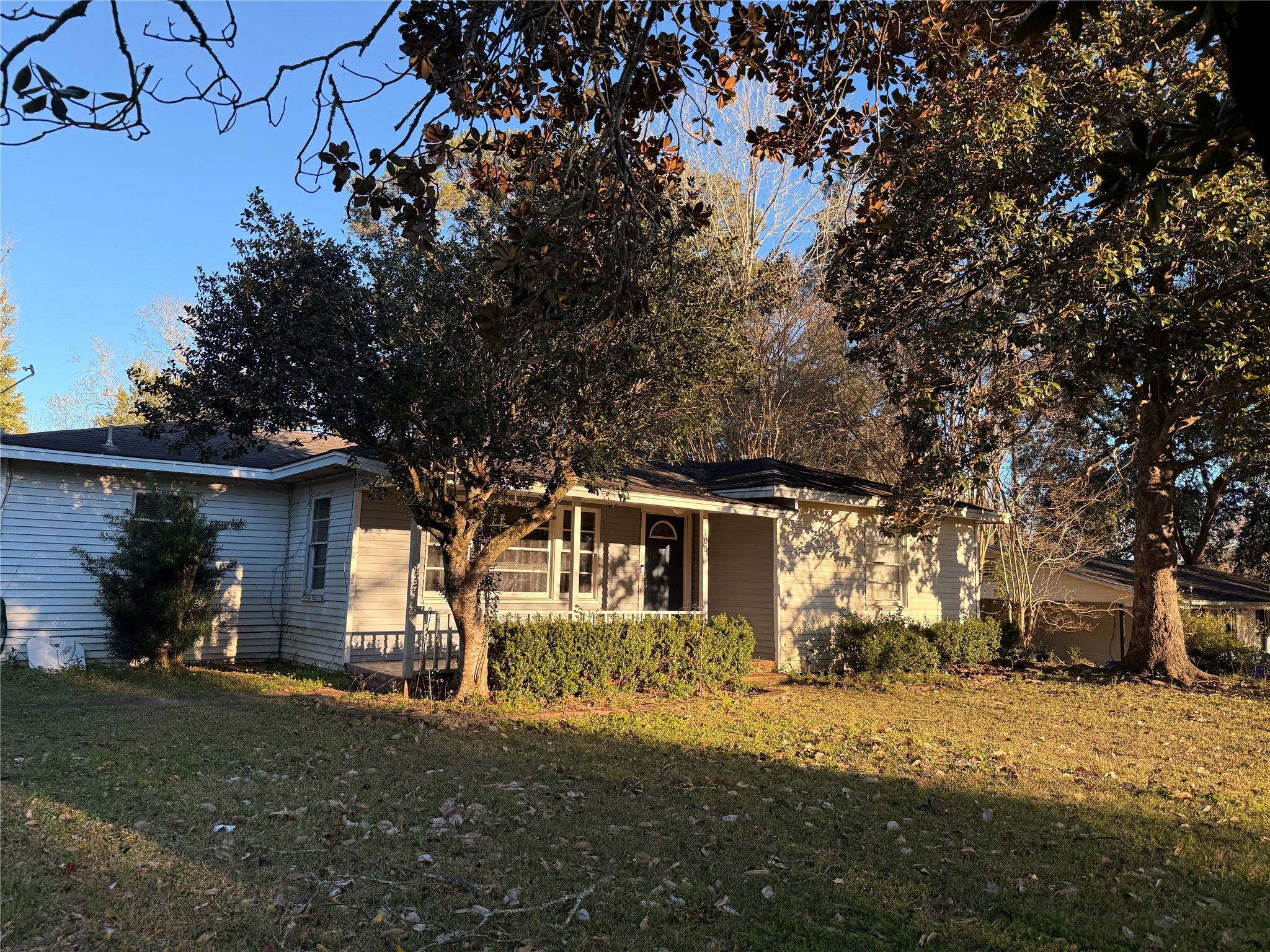 400 Birch Property Photo