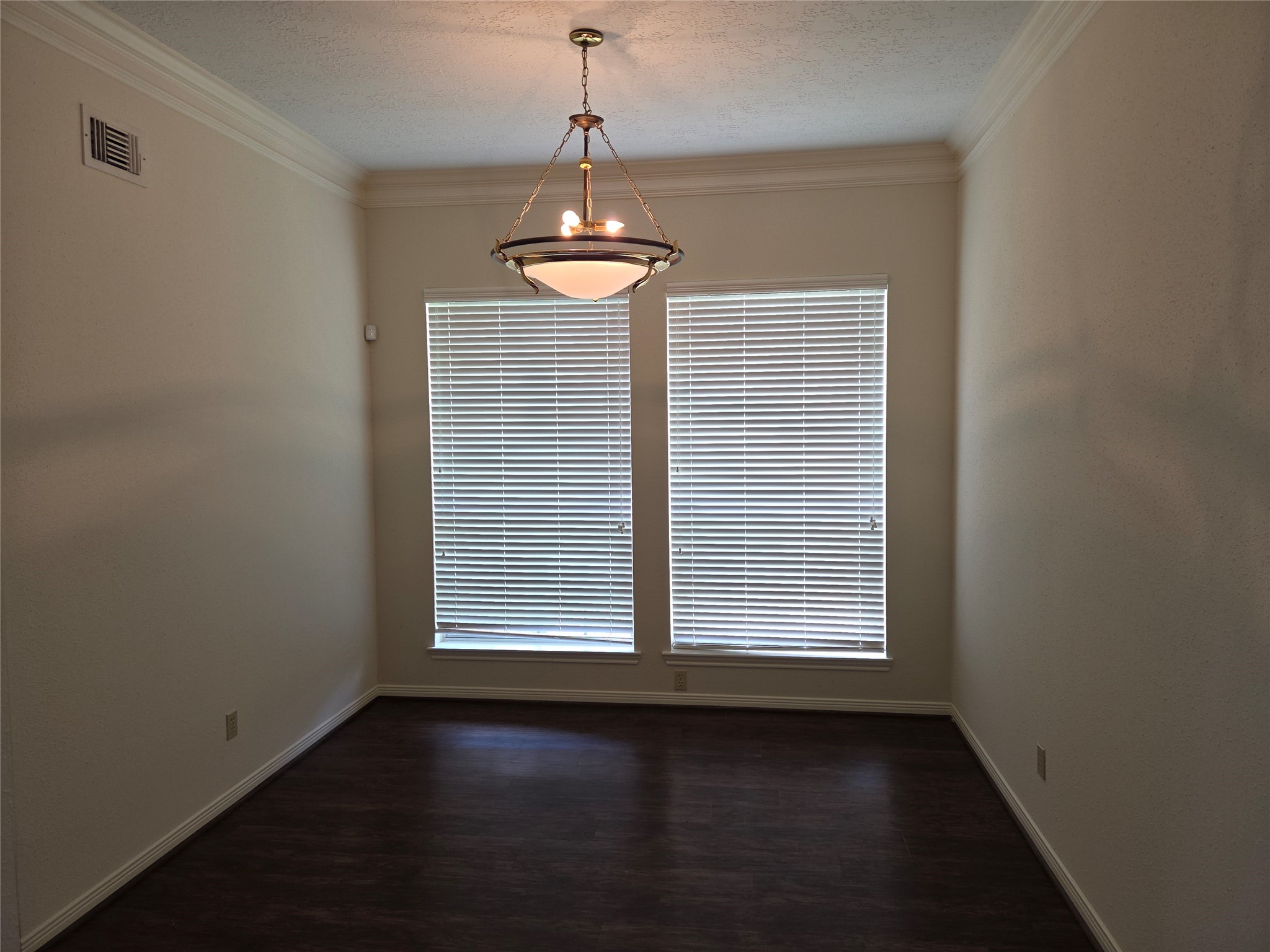 15114 Farndale Drive Property Photo 4