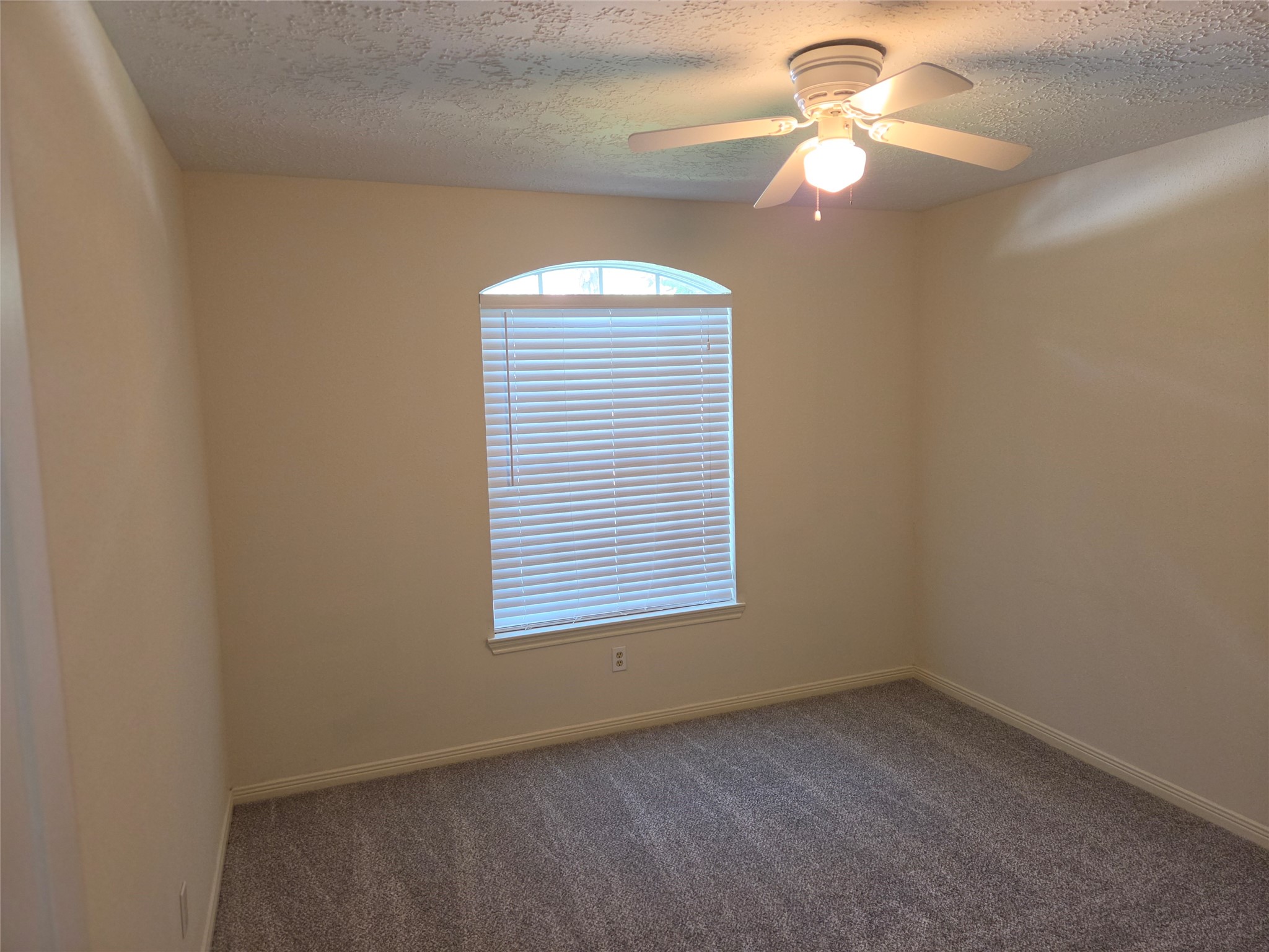 15114 Farndale Drive Property Photo 14