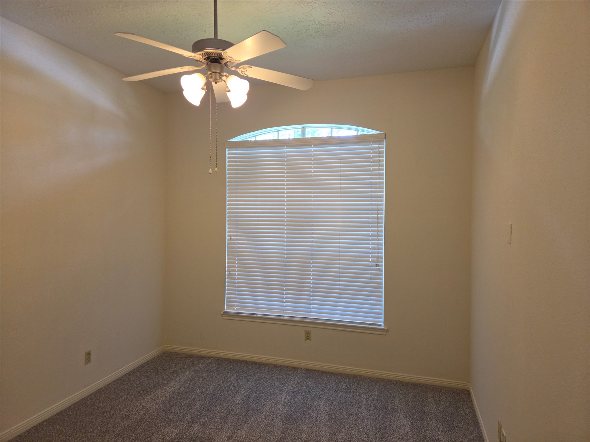 15114 Farndale Drive Property Photo 15