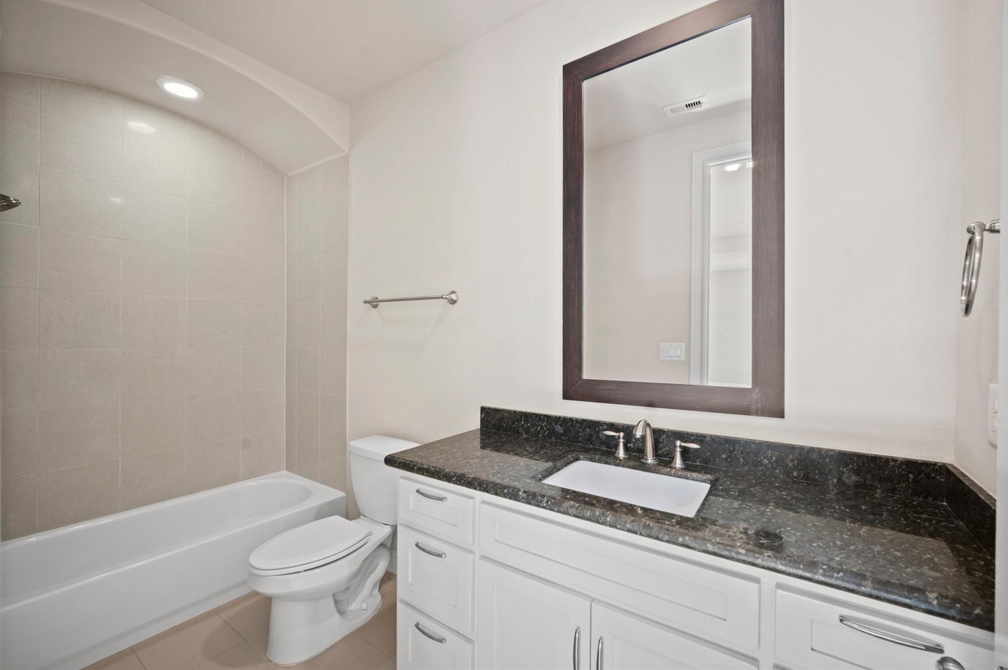 2710 Arabelle Grove Property Photo 20