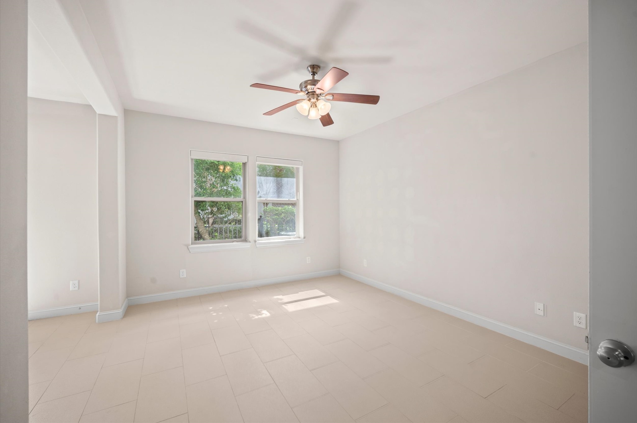 2710 Arabelle Grove Property Photo 22