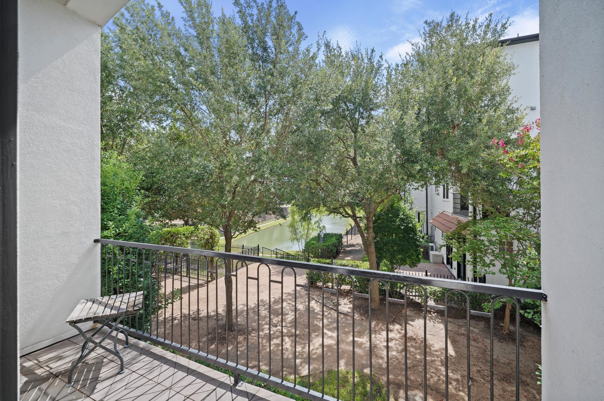 2710 Arabelle Grove Property Photo 26