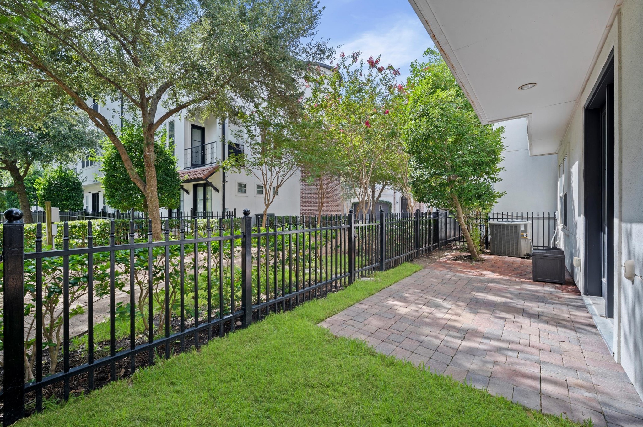 2710 Arabelle Grove Property Photo 40