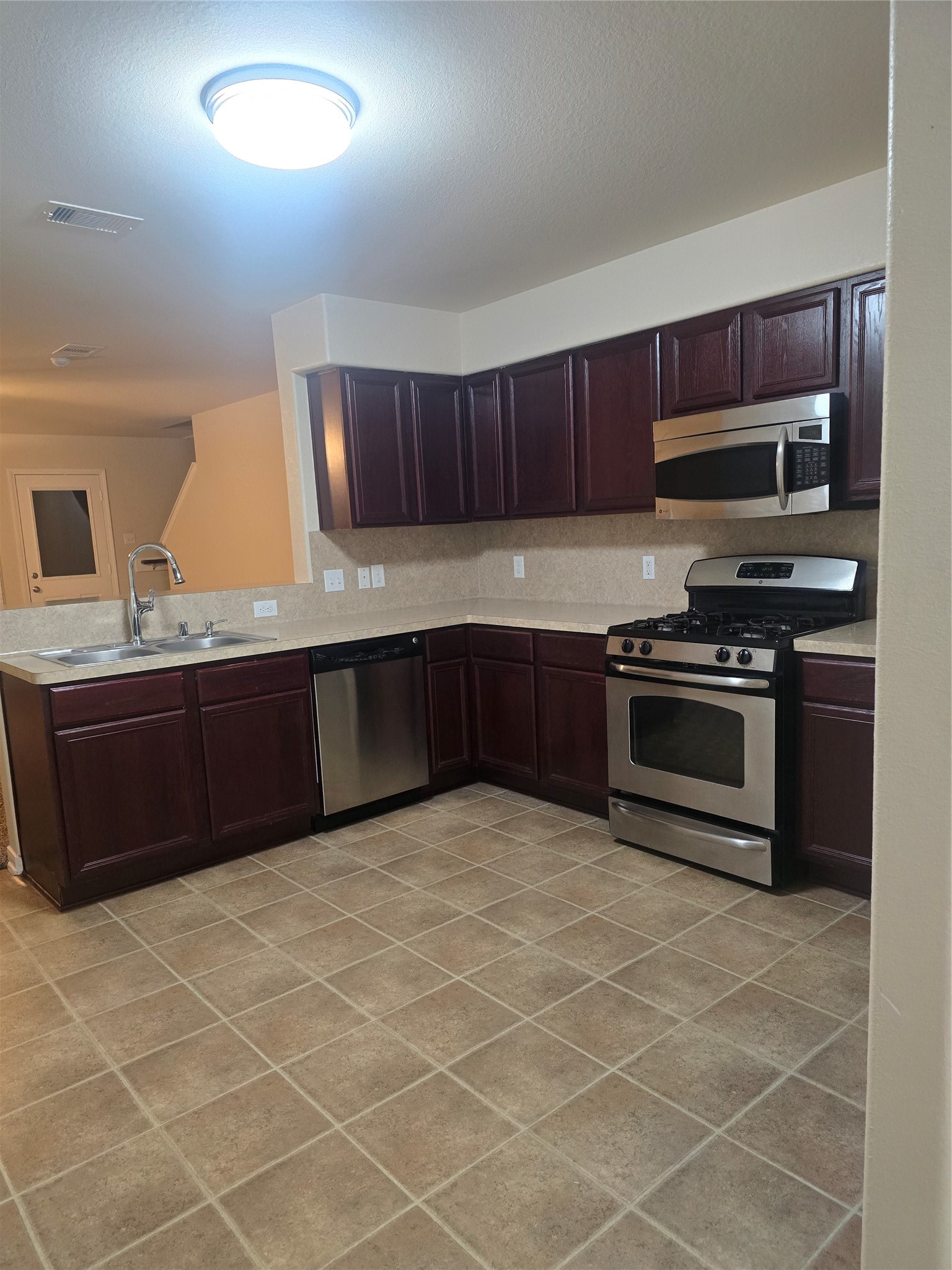 10319 Moonset Lane Property Photo 4