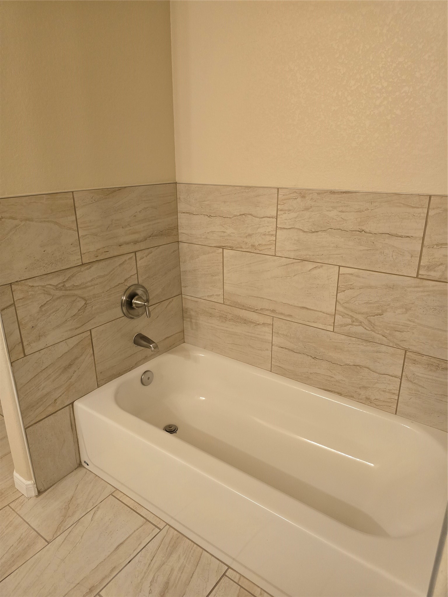 10319 Moonset Lane Property Photo 9