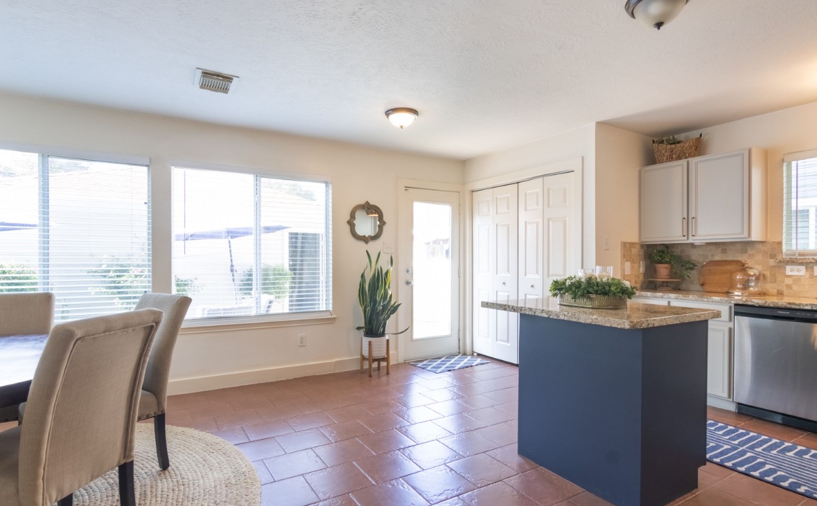 6118 Spruce Bough Court Property Photo 8