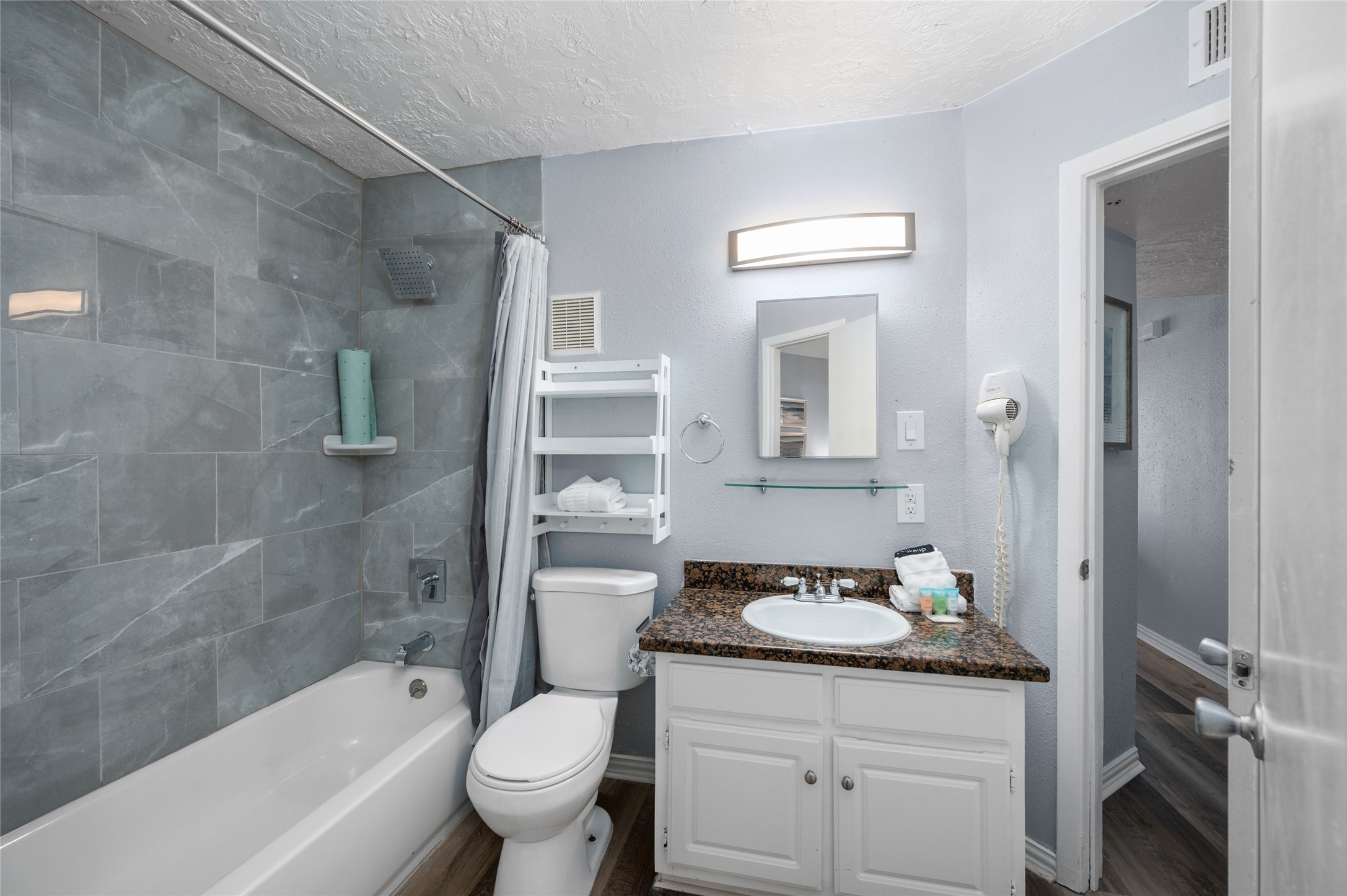 9520 Seawall Boulevard 108 Property Photo 18