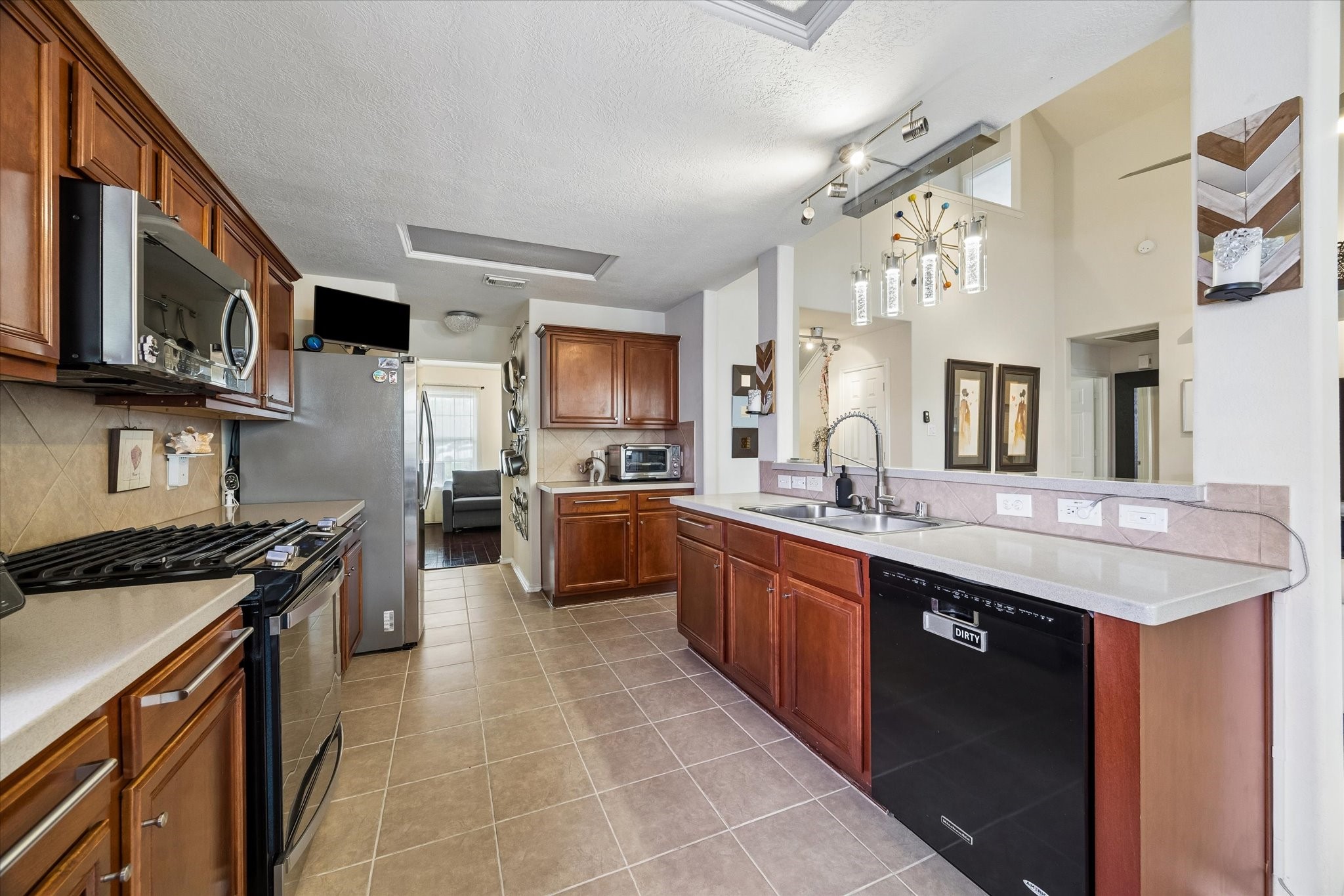 2802 White Sands Drive Property Photo 7