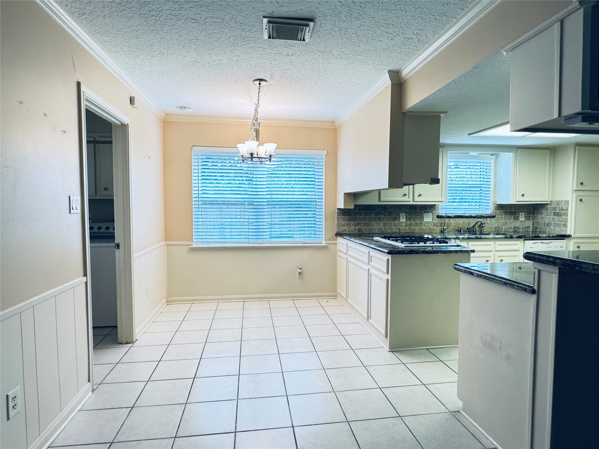 13935 Saint Marys Lane Property Photo 6
