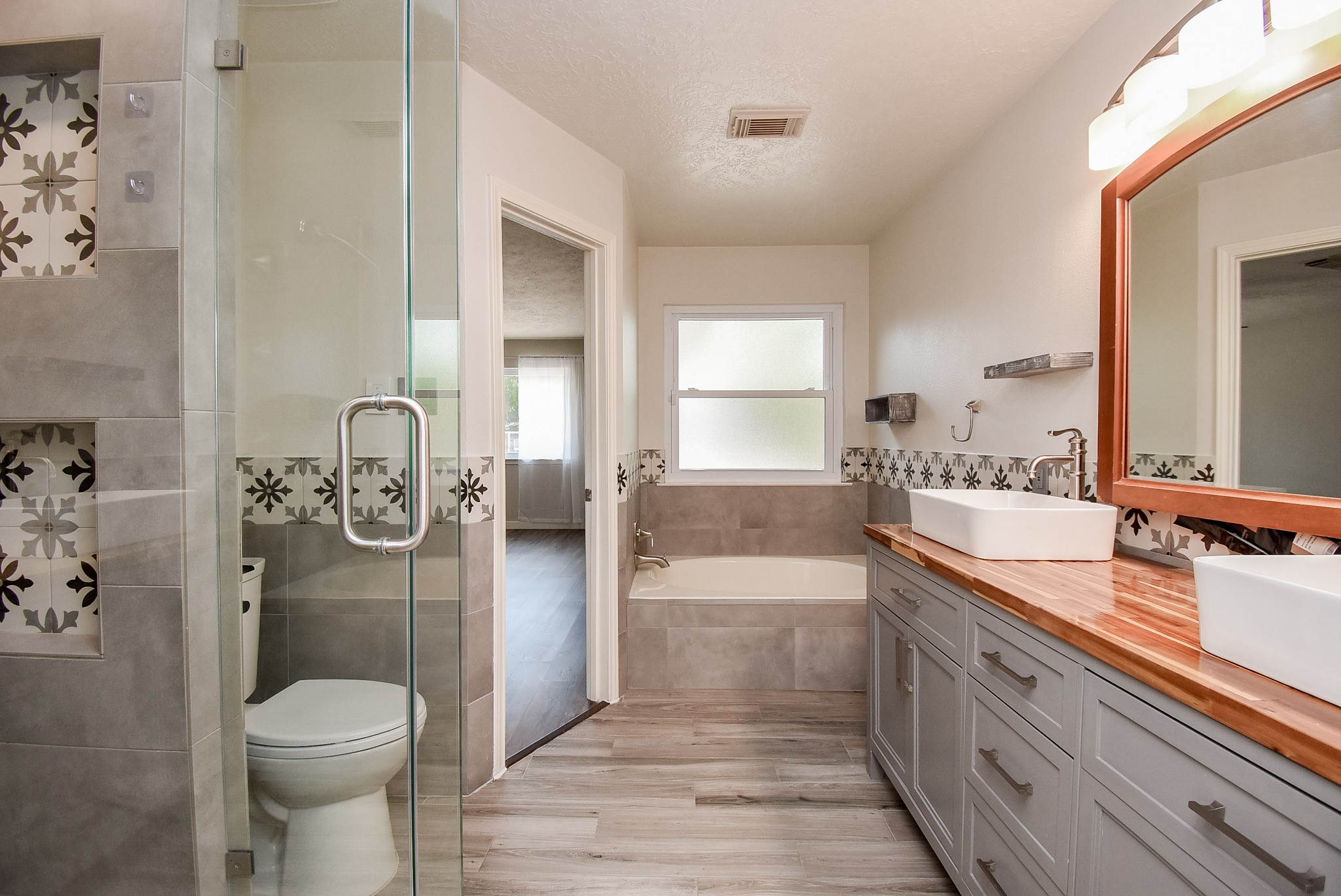 12714 Hickory Bend Drive Property Photo 4