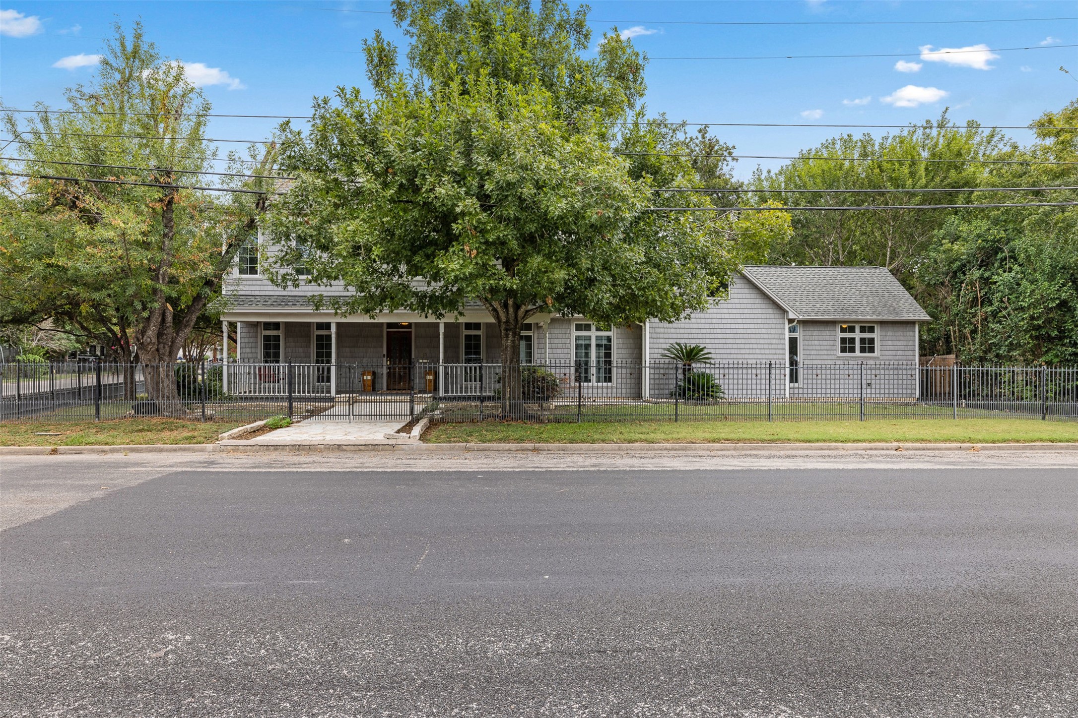 305 S Madison Property Photo 2