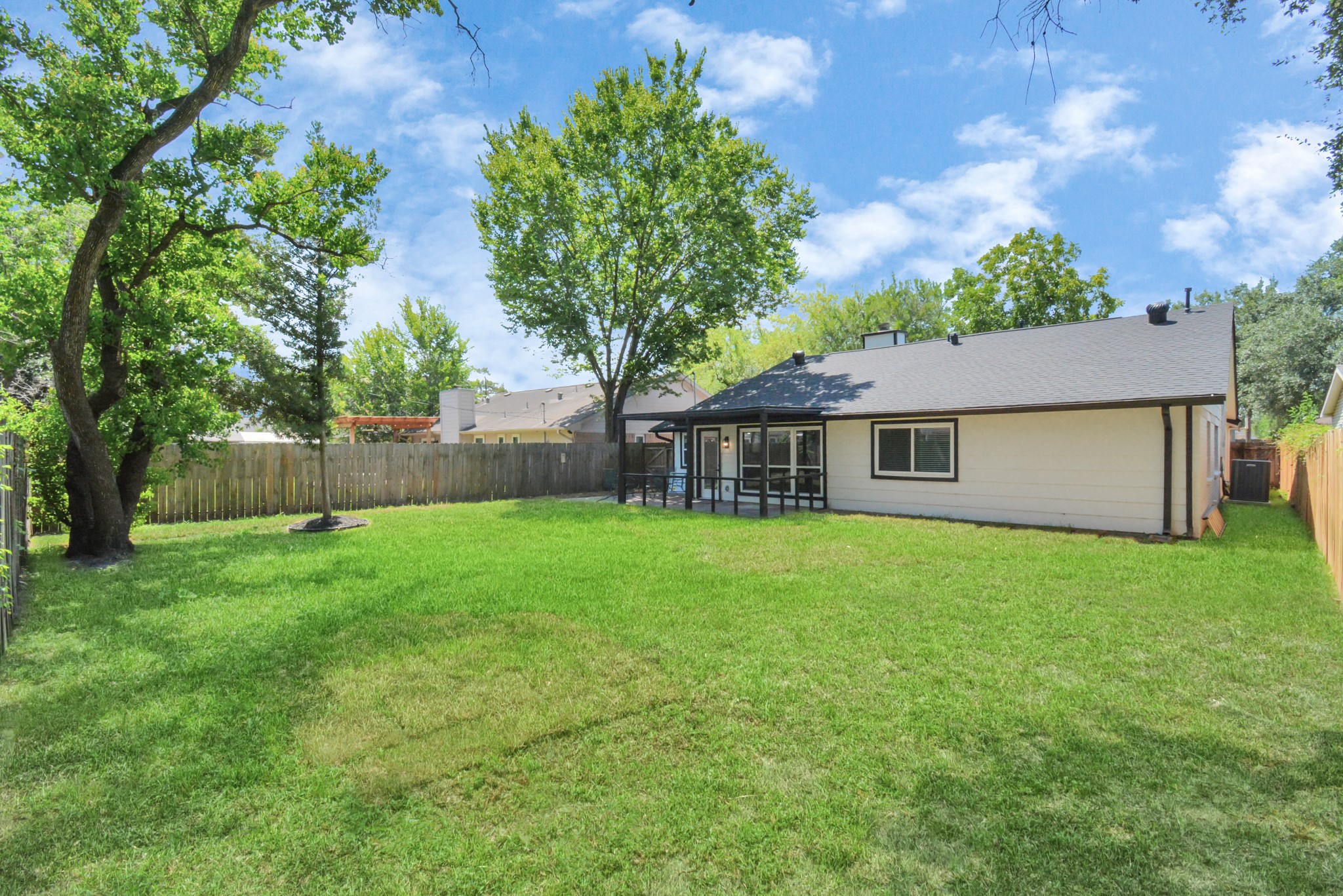 10550 Emnora Lane Property Photo 28