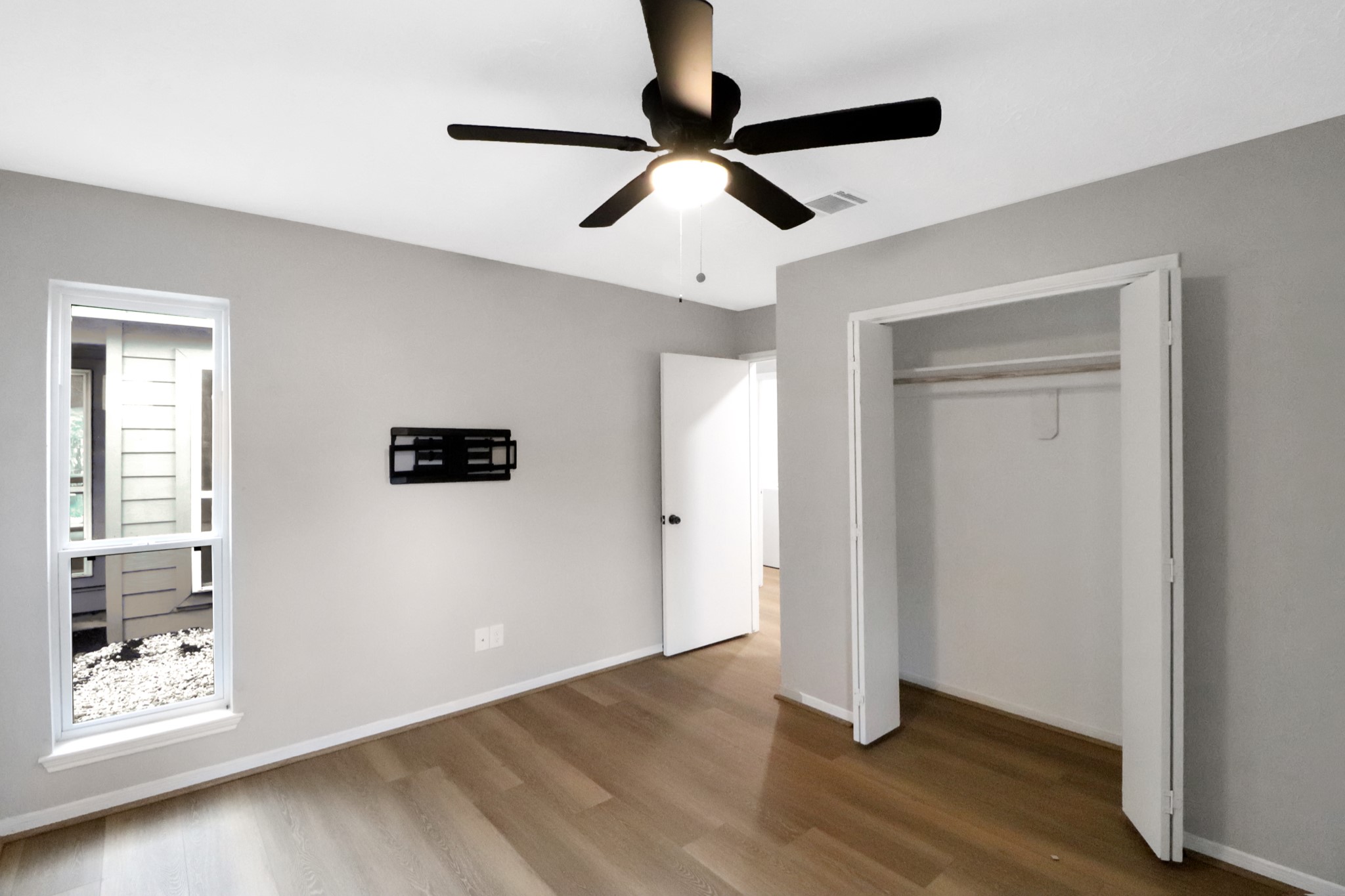12154 Stone West Drive Property Photo 14