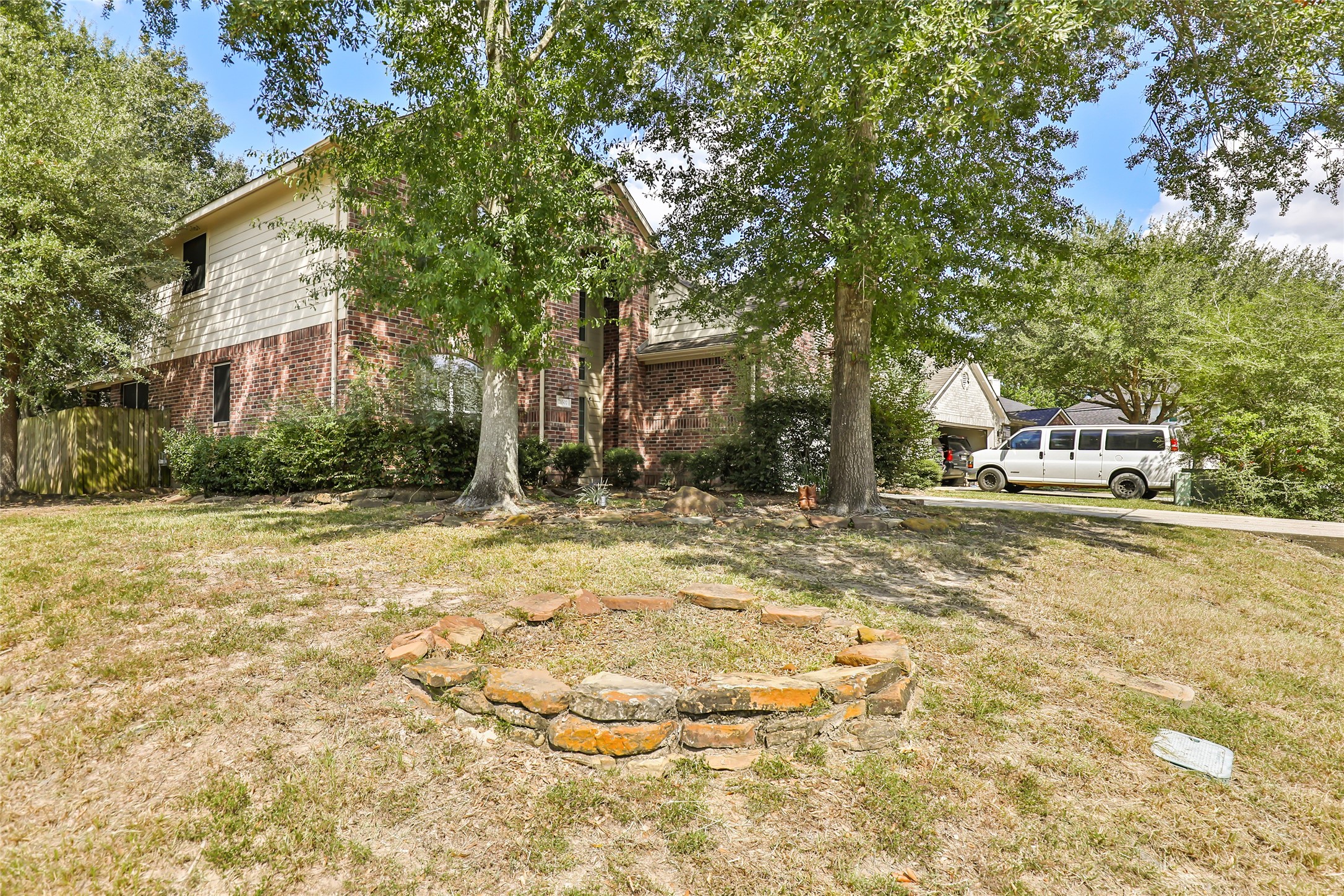 21507 Sullivan Forest Drive Property Photo 3