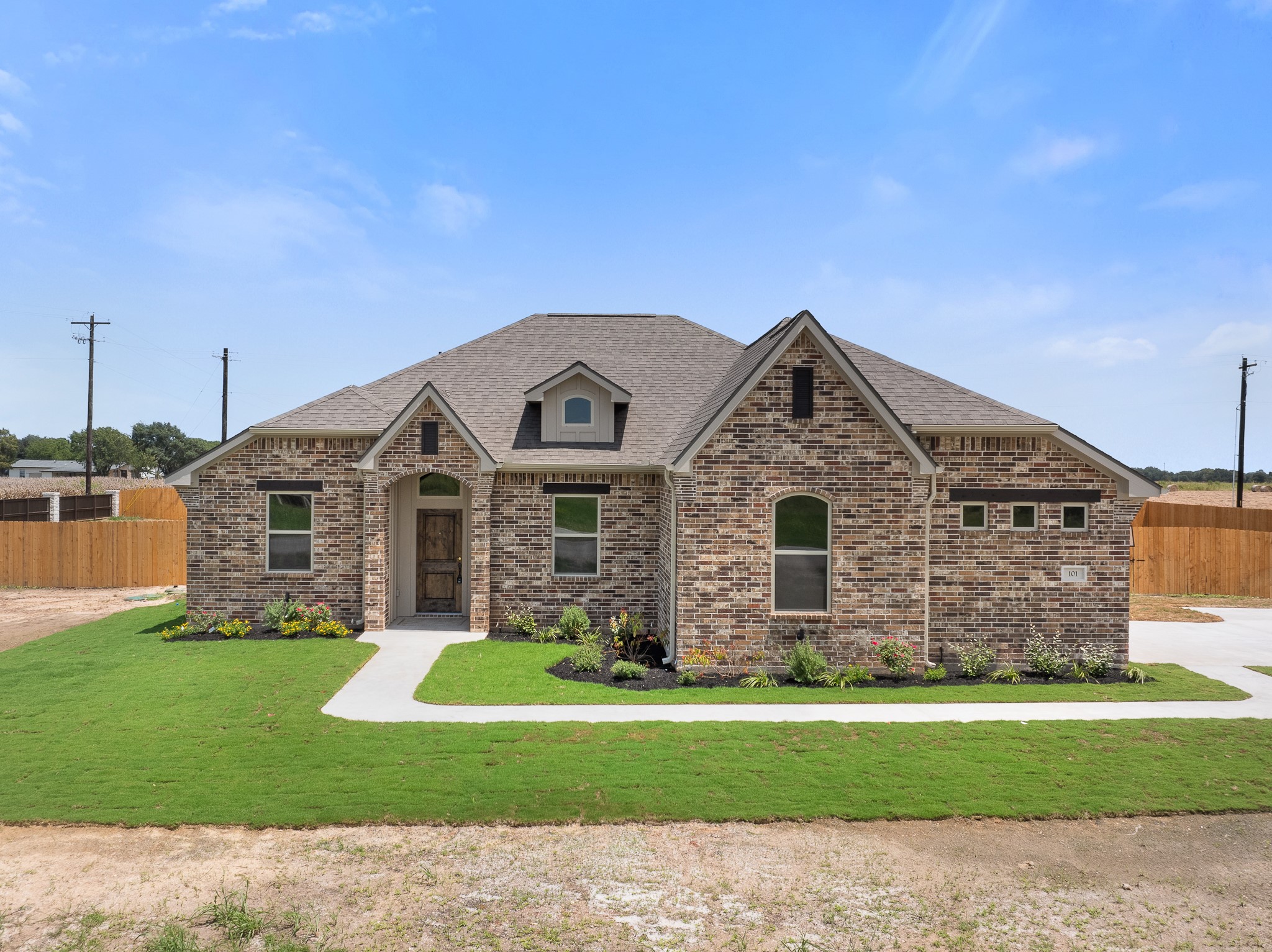 101 Court Side Property Photo 1