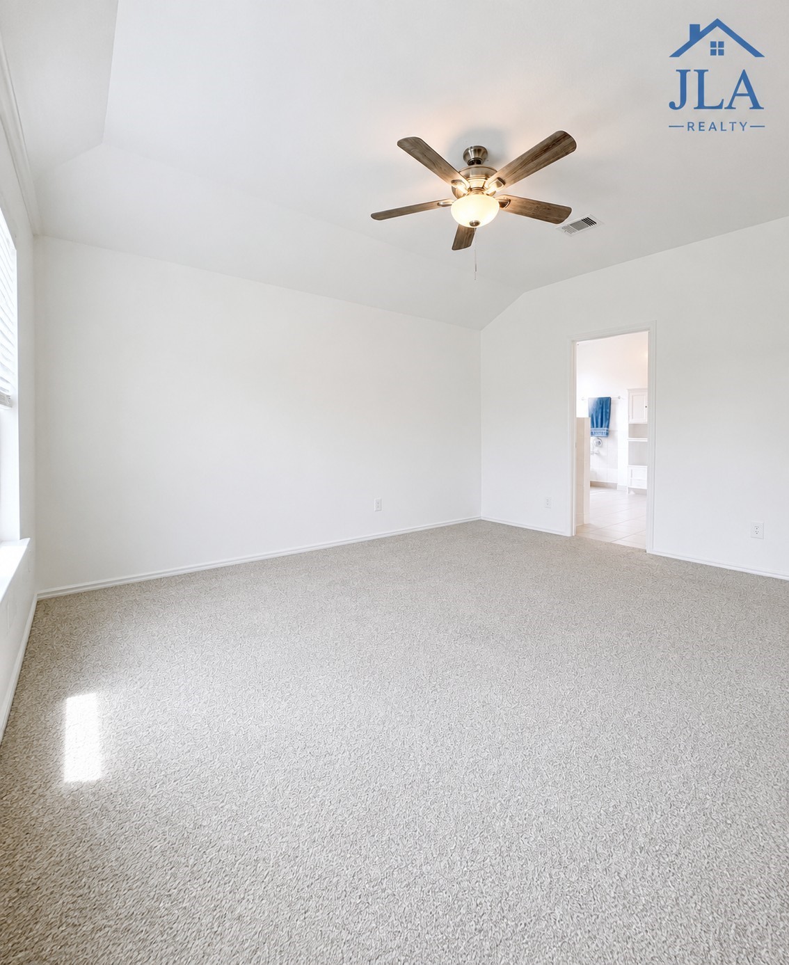3410 Emerald Anchor Ln Property Photo 9
