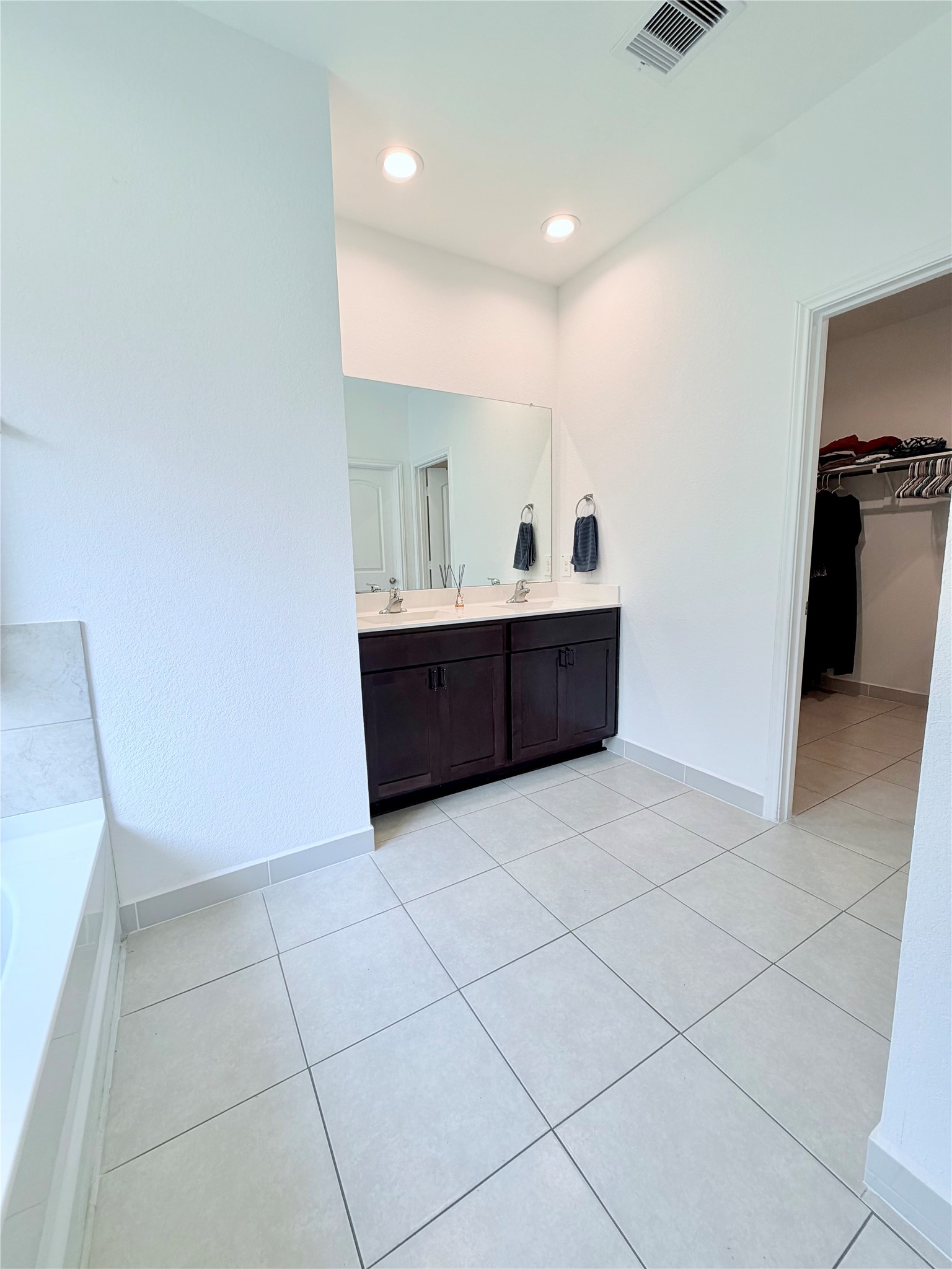 3410 Emerald Anchor Ln Property Photo 12