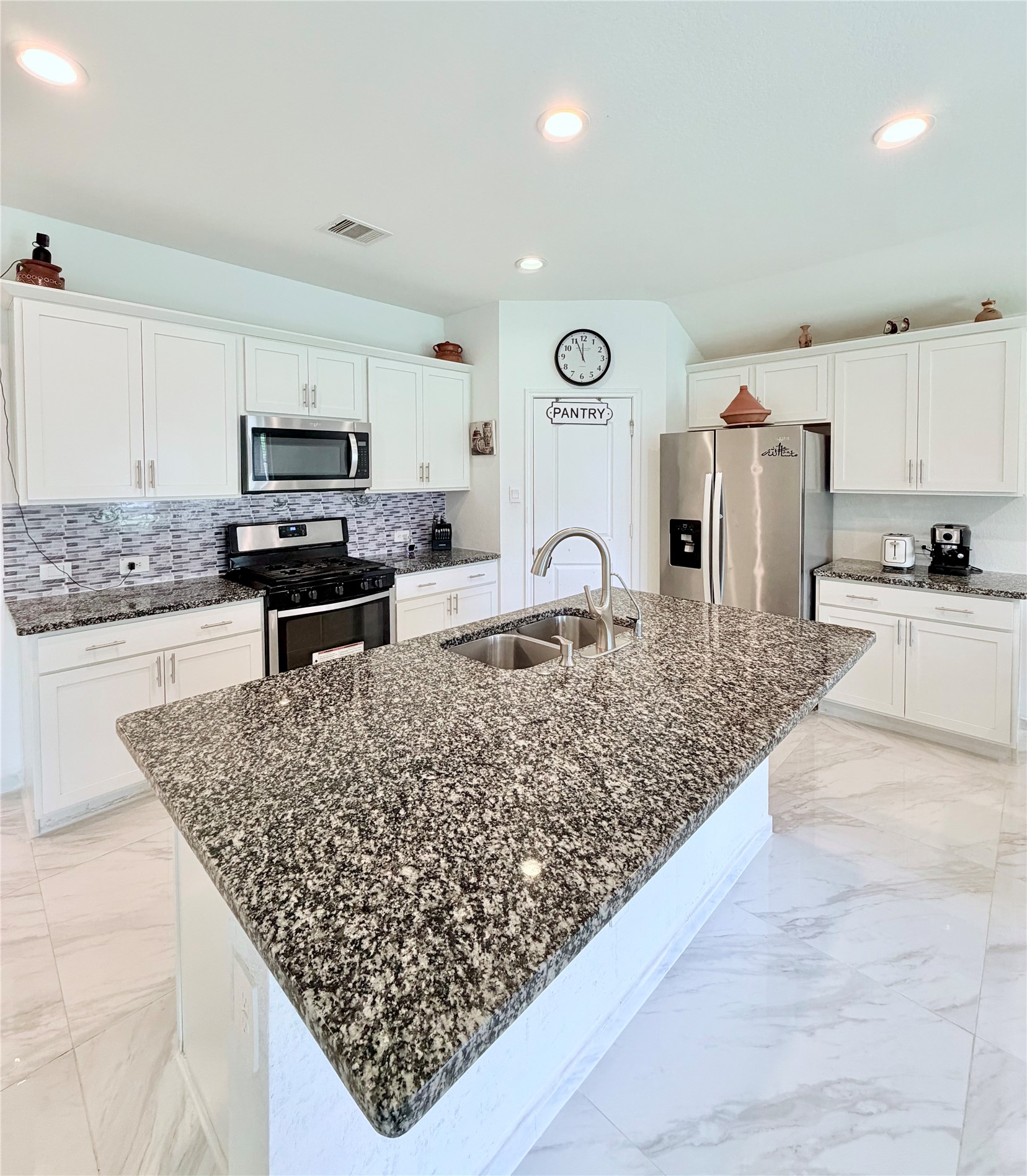 3410 Emerald Anchor Ln Property Photo 16