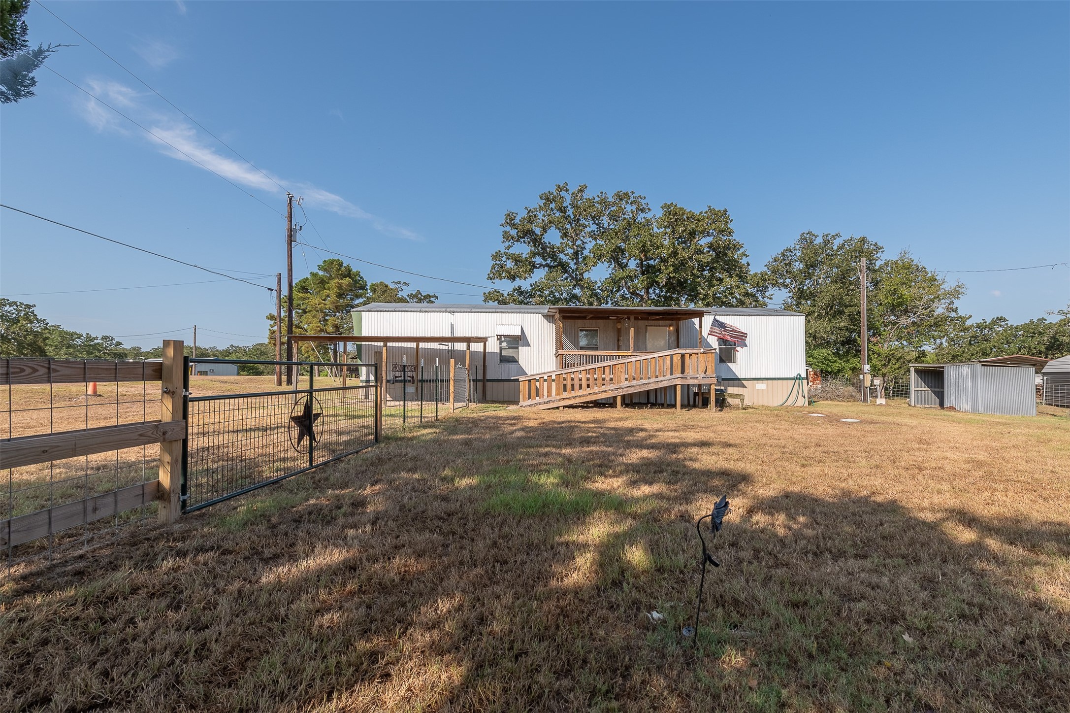 435 Leaning Oak Lane Property Photo 1