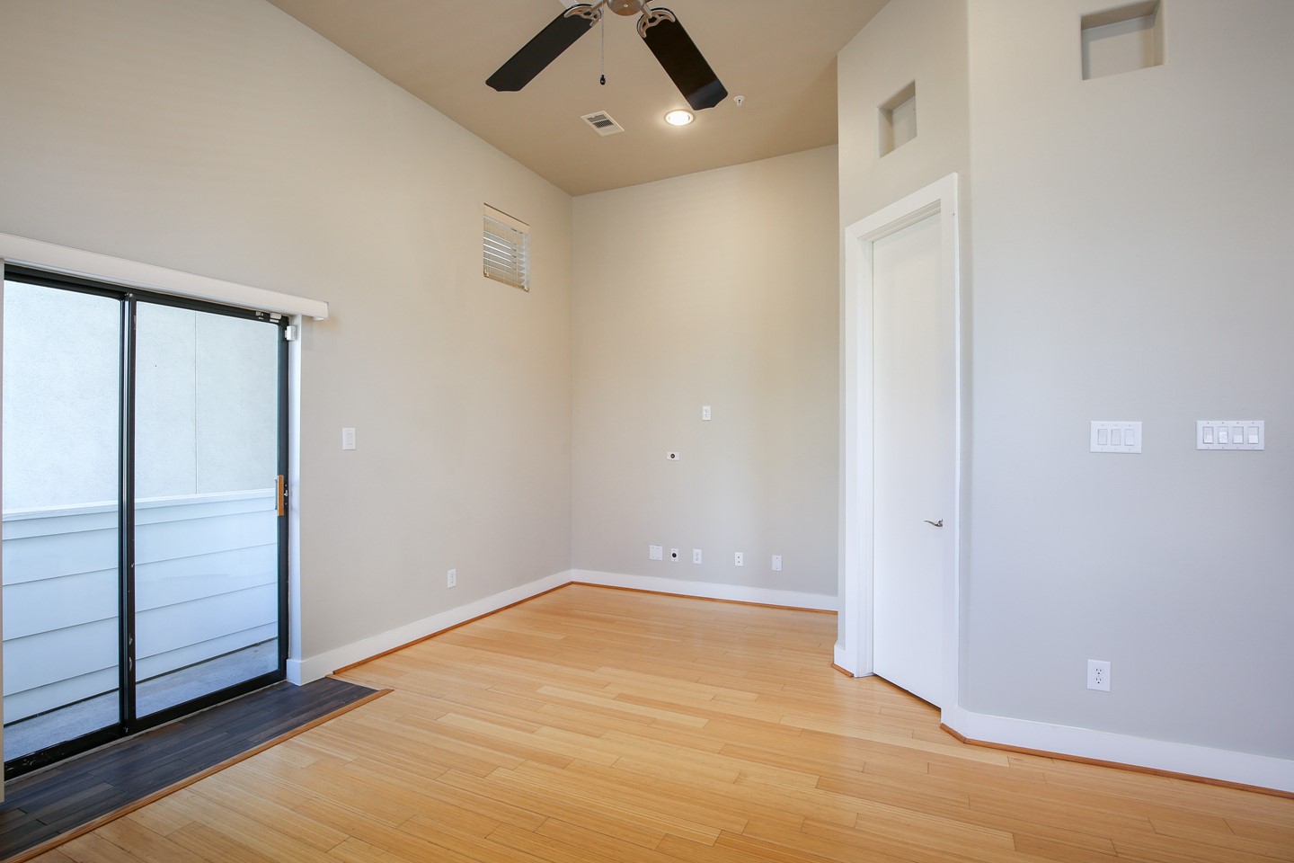 2307 Camden Drive A Property Photo 2