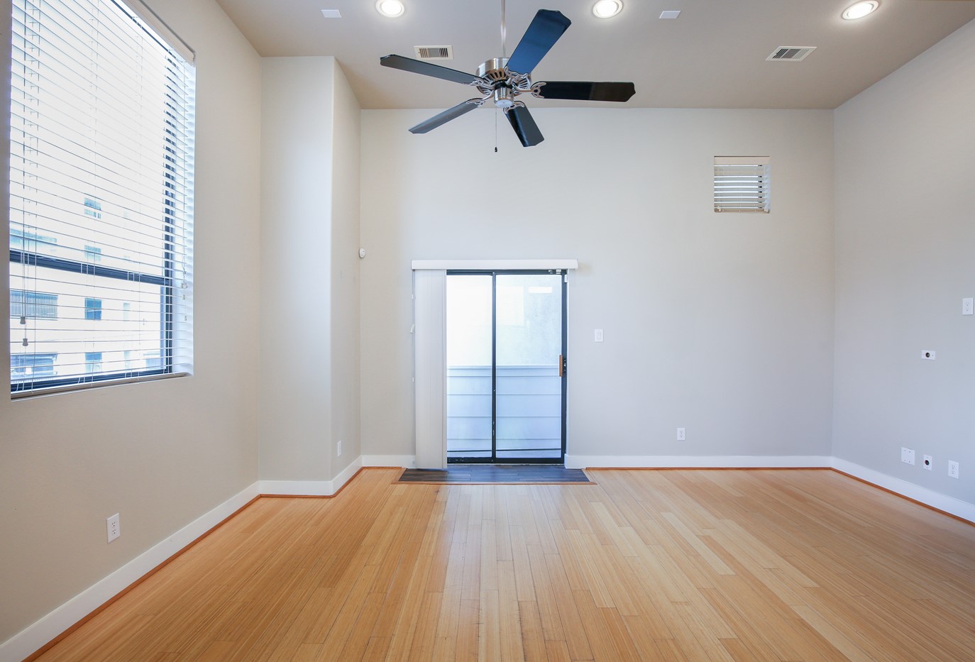 2307 Camden Drive A Property Photo 4