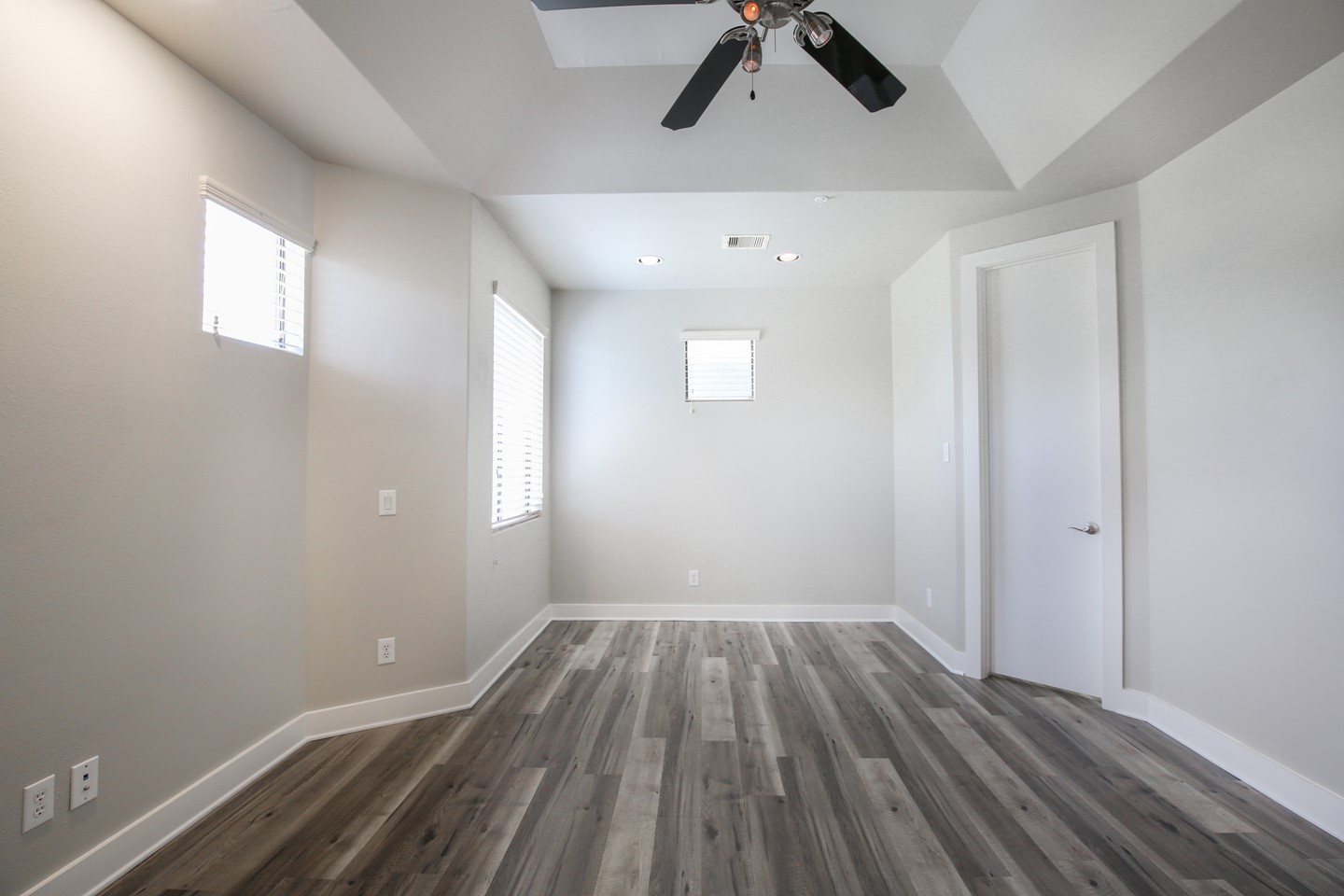 2307 Camden Drive A Property Photo 7