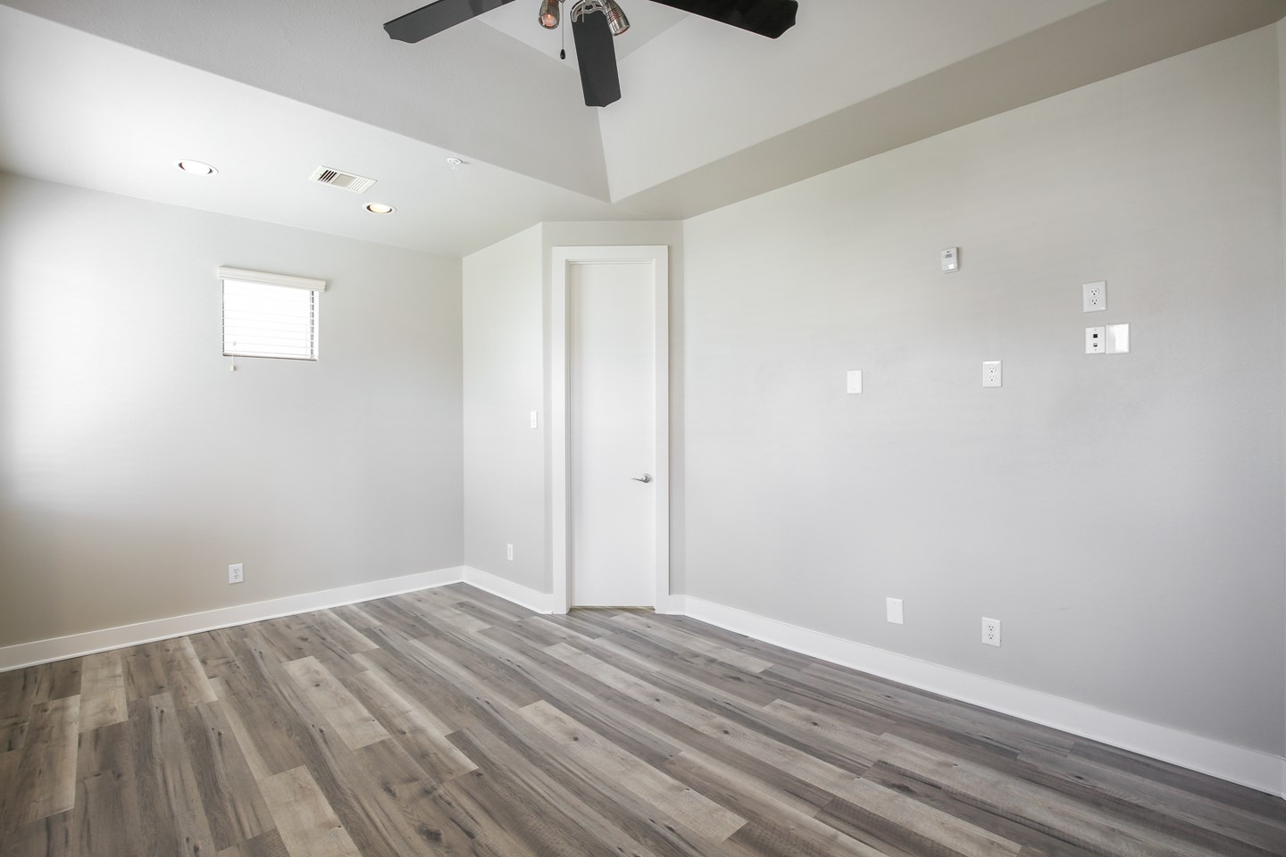 2307 Camden Drive A Property Photo 8