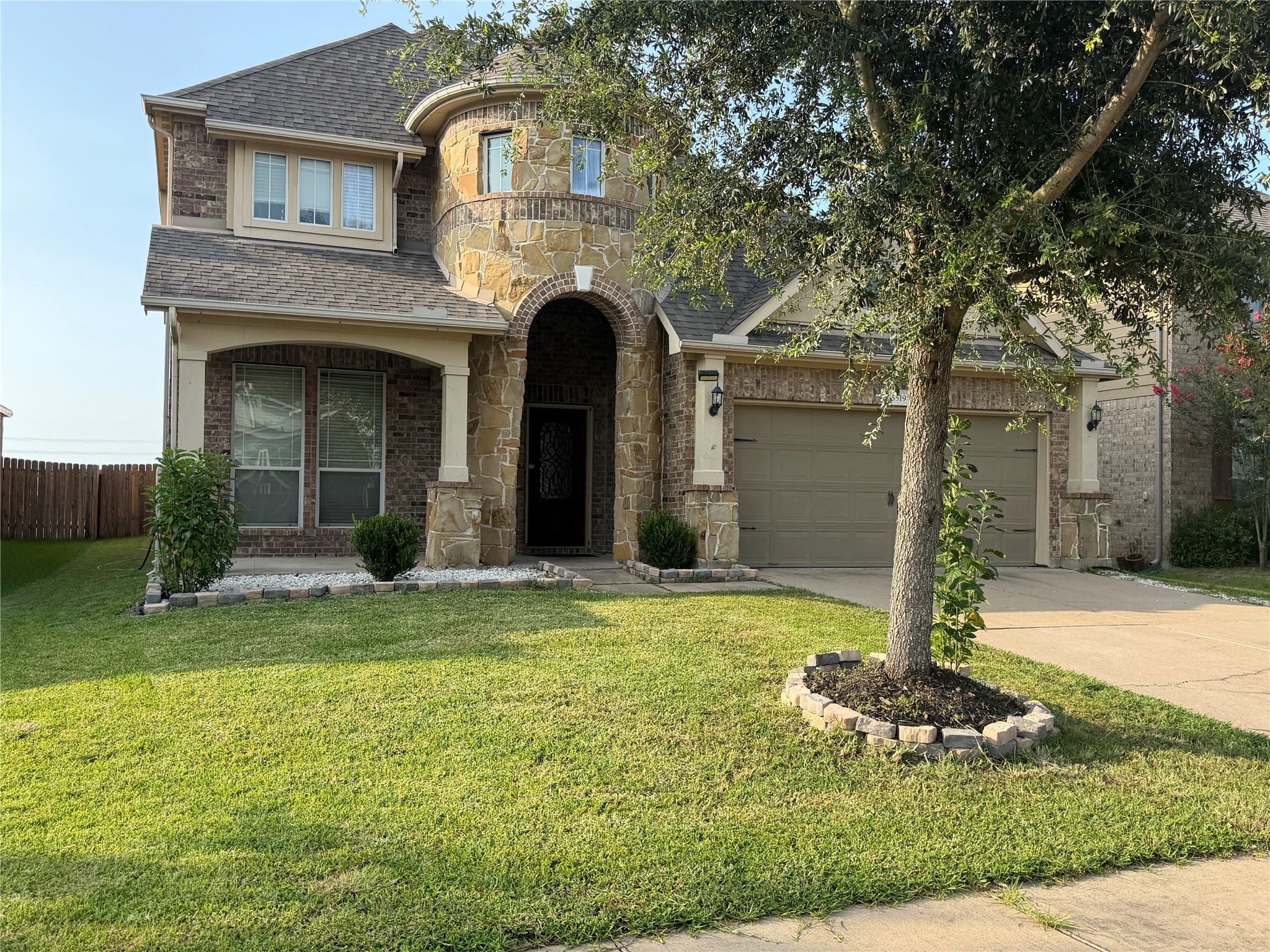5519 Jay Thrush Drive Property Photo 2