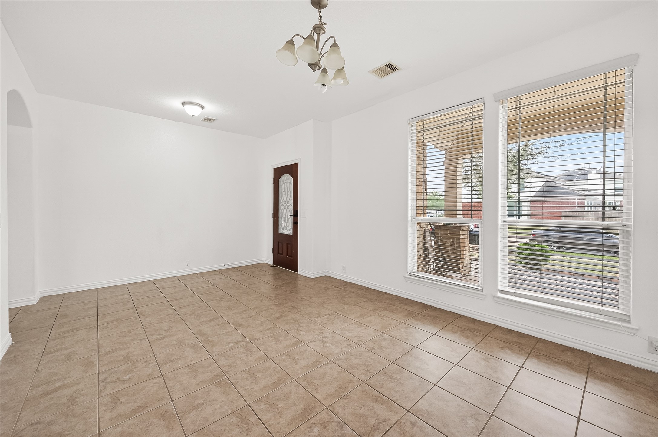5519 Jay Thrush Drive Property Photo 7