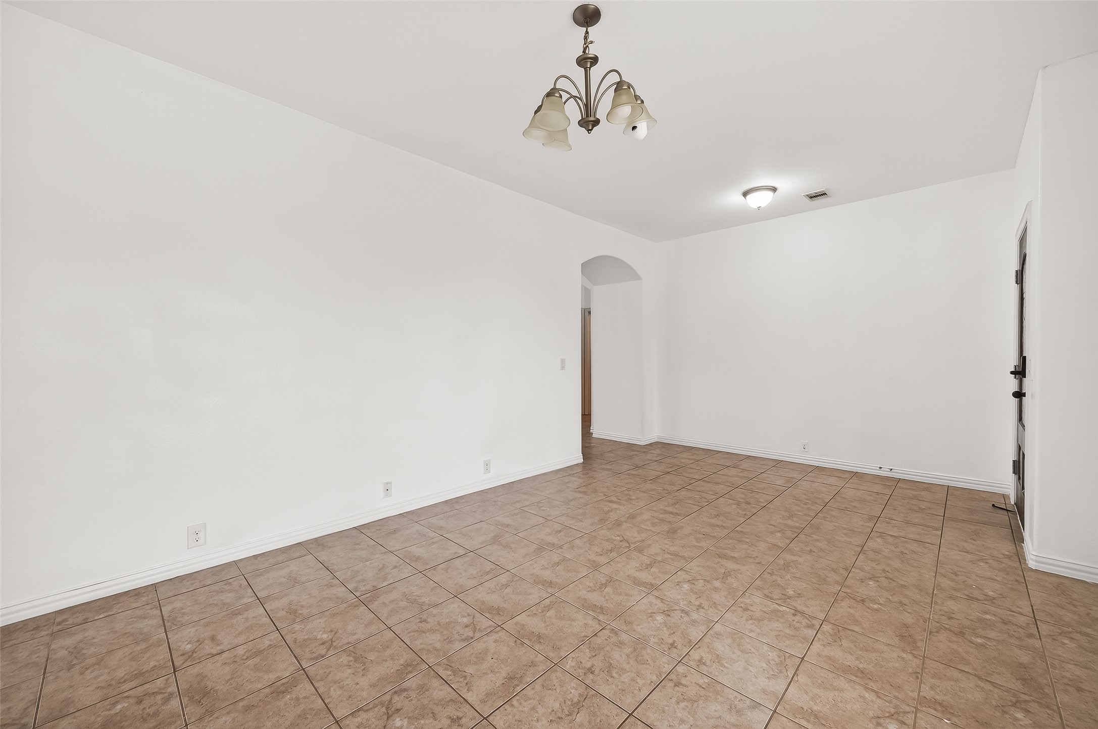 5519 Jay Thrush Drive Property Photo 8