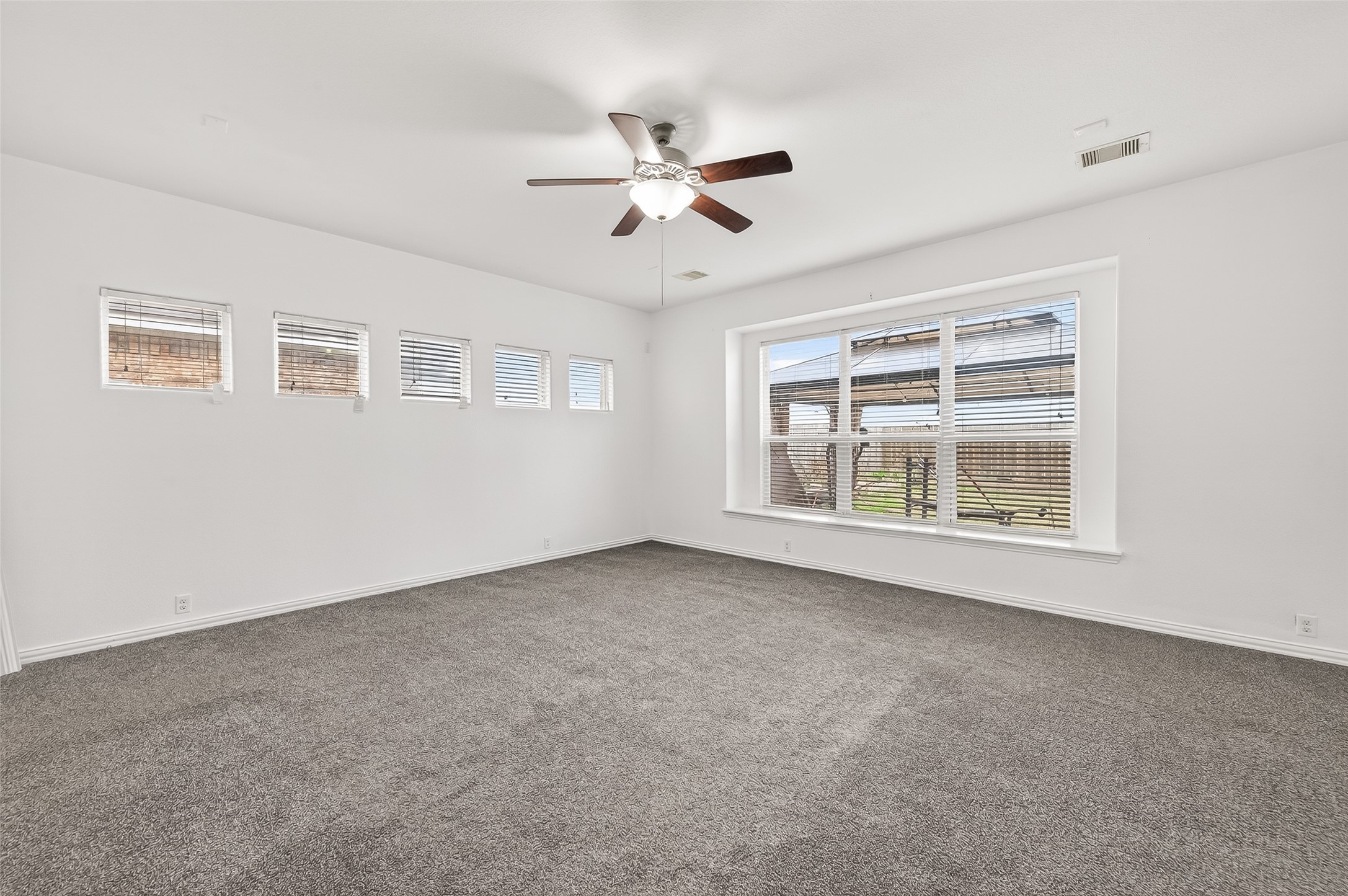 5519 Jay Thrush Drive Property Photo 24