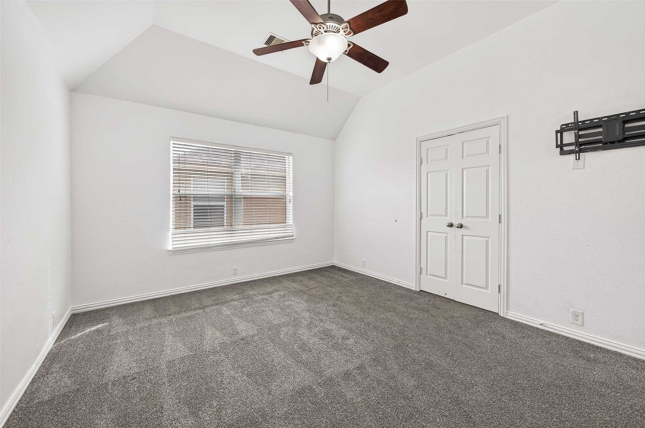 5519 Jay Thrush Drive Property Photo 25