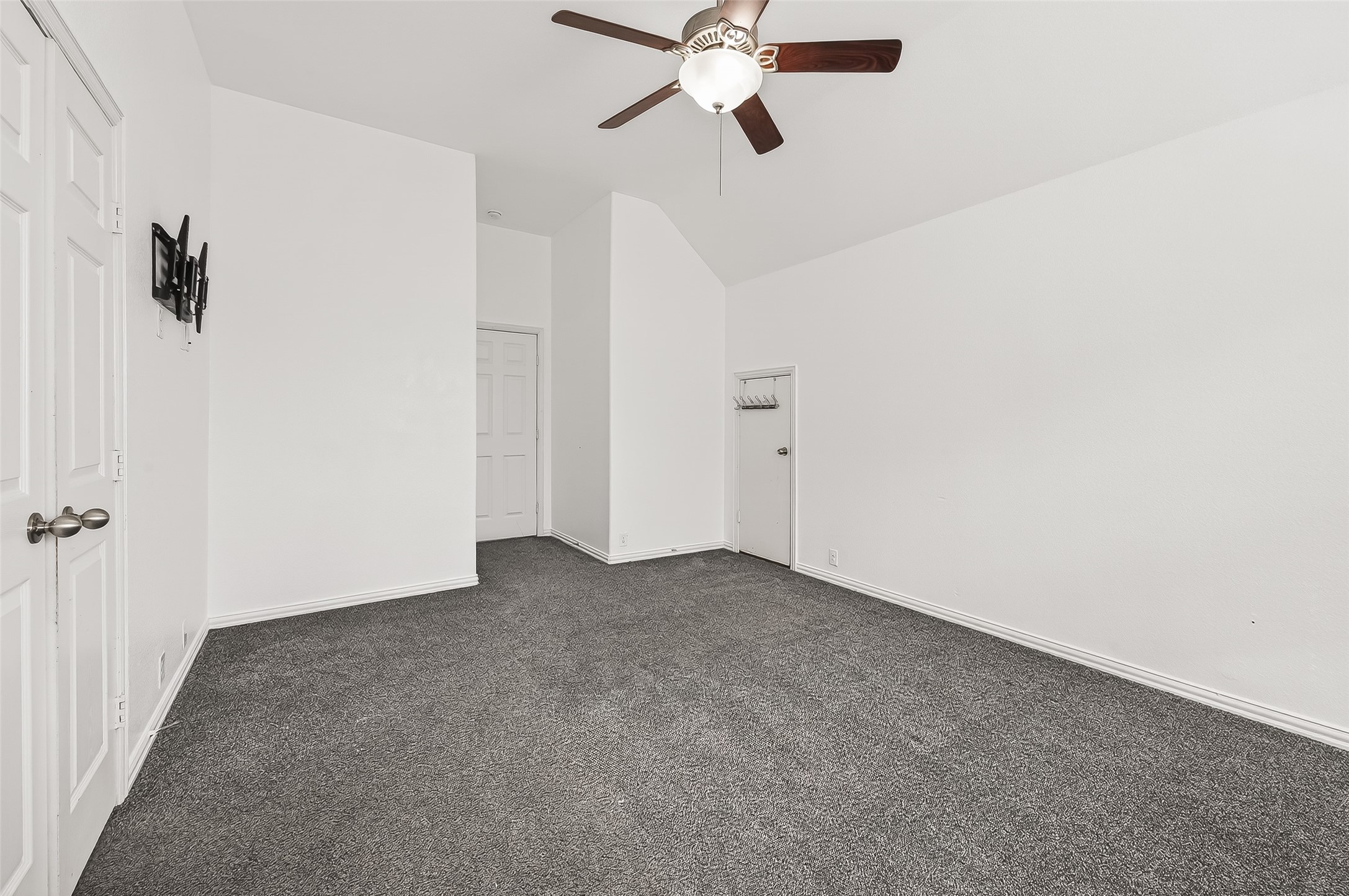 5519 Jay Thrush Drive Property Photo 38