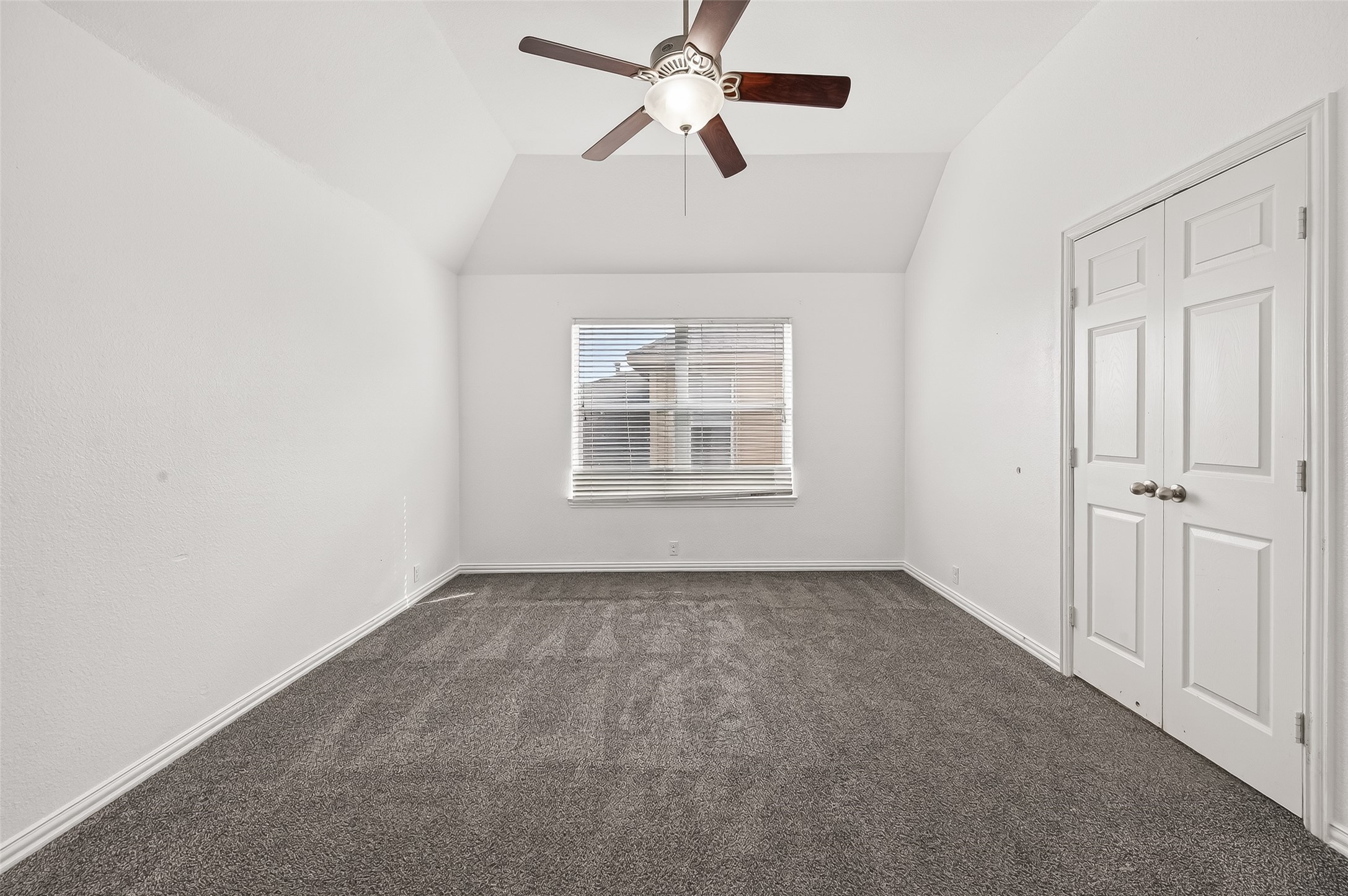 5519 Jay Thrush Drive Property Photo 40