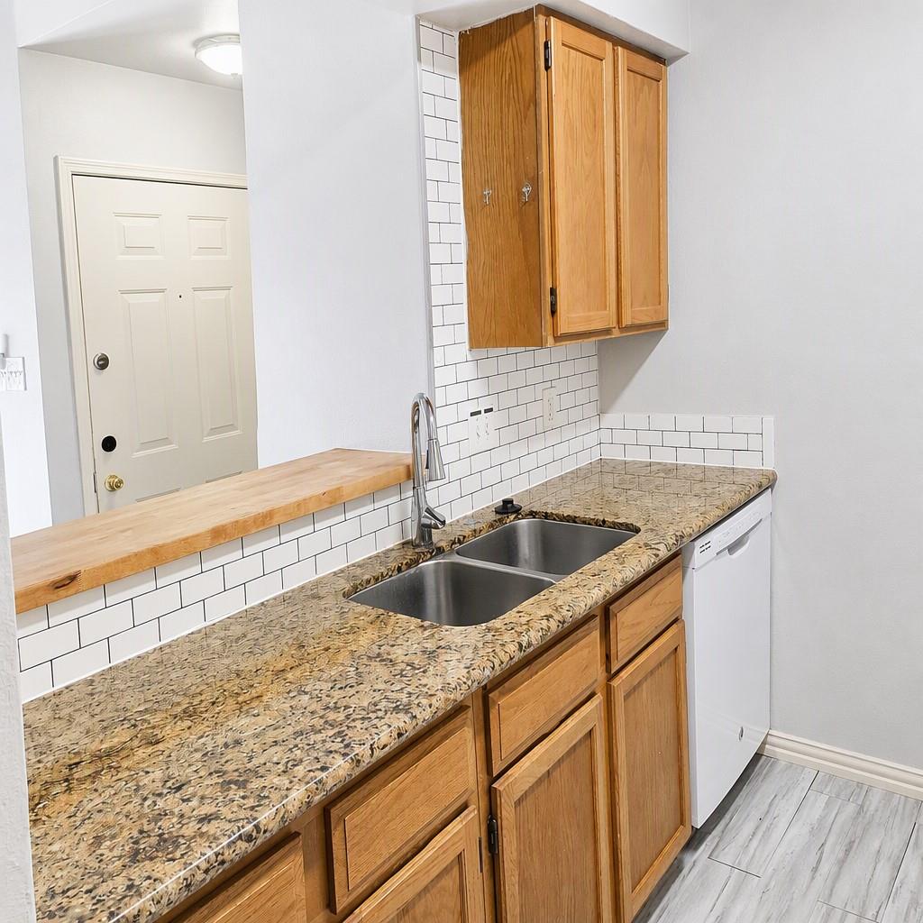 2120 El Paseo Street 620 Property Photo 6