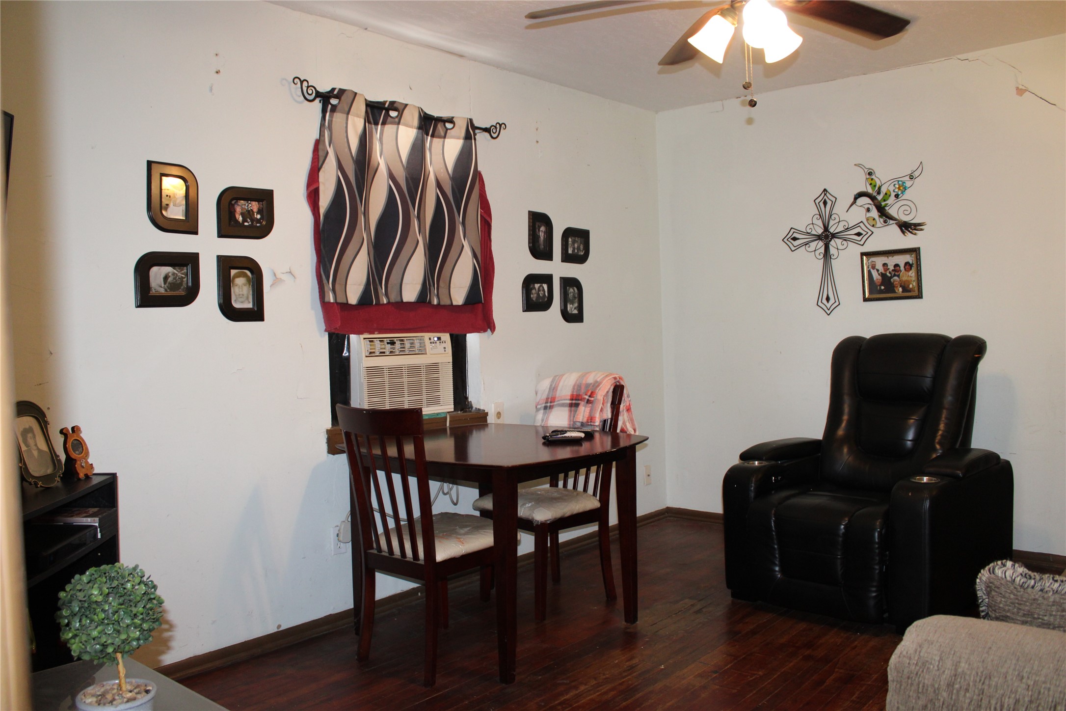 1203 Egypt Street Property Photo 4