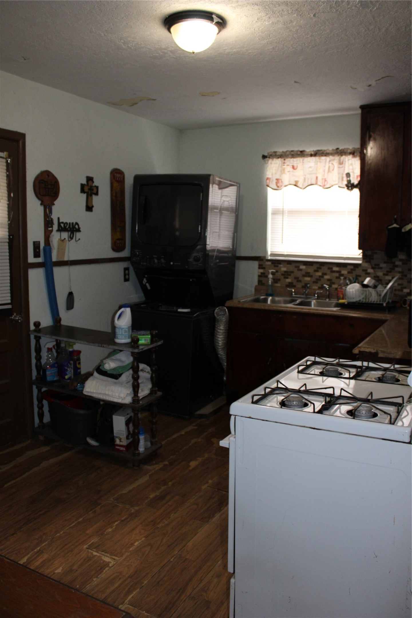 1203 Egypt Street Property Photo 6