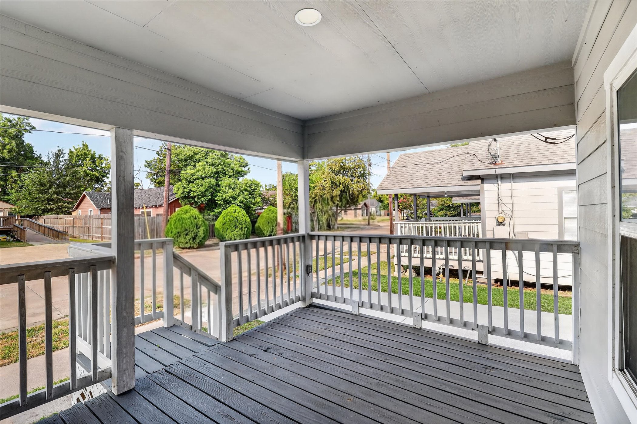 320 E Murrill Street Property Photo 5