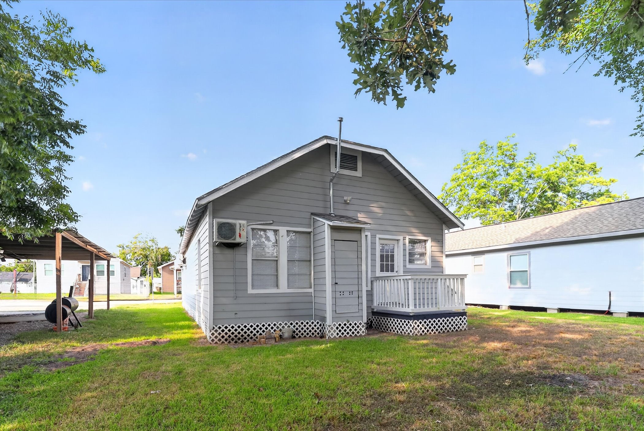 320 E Murrill Street Property Photo 24