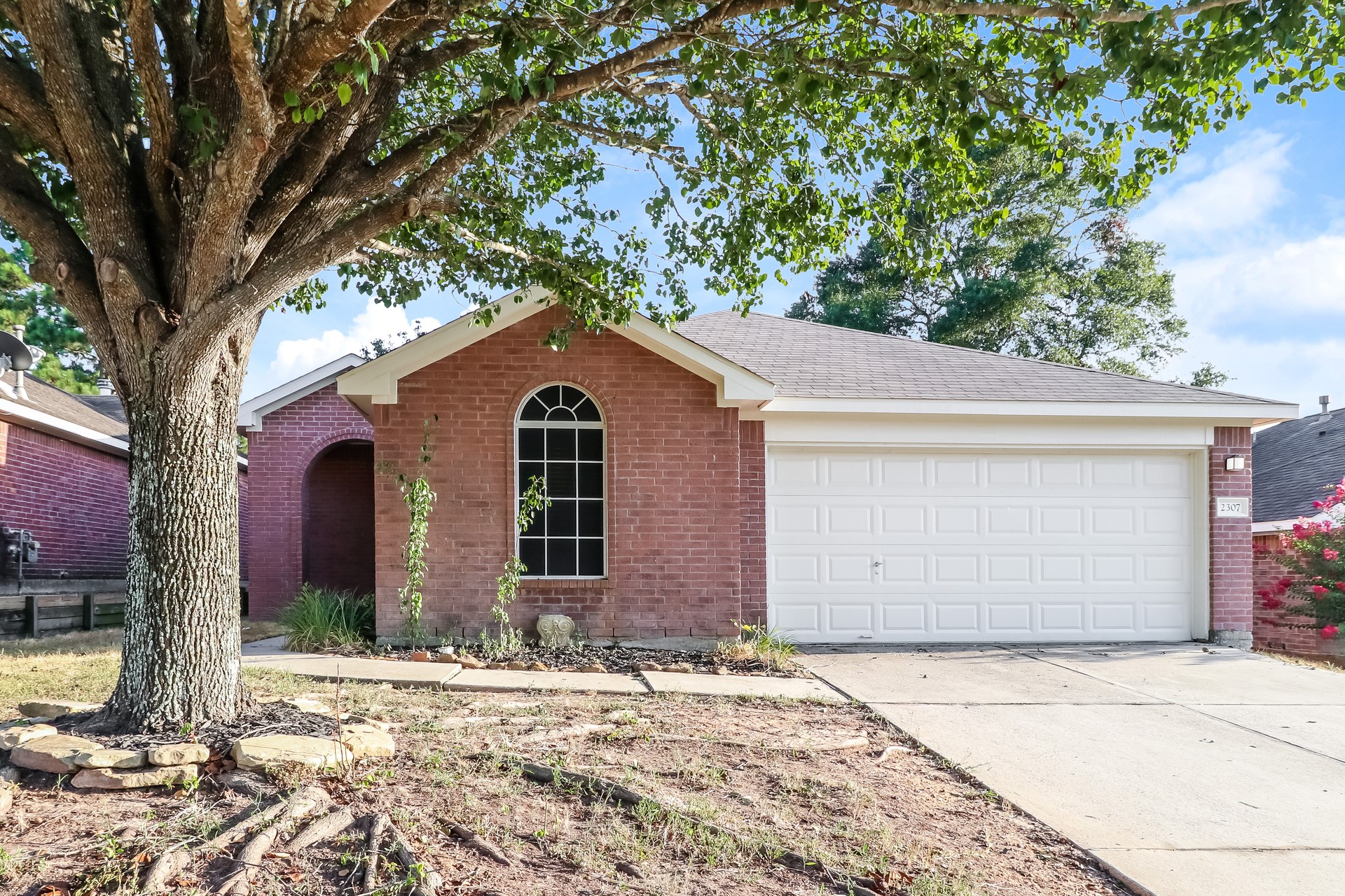 2307 Jefferson Crossing Drive Property Photo 1